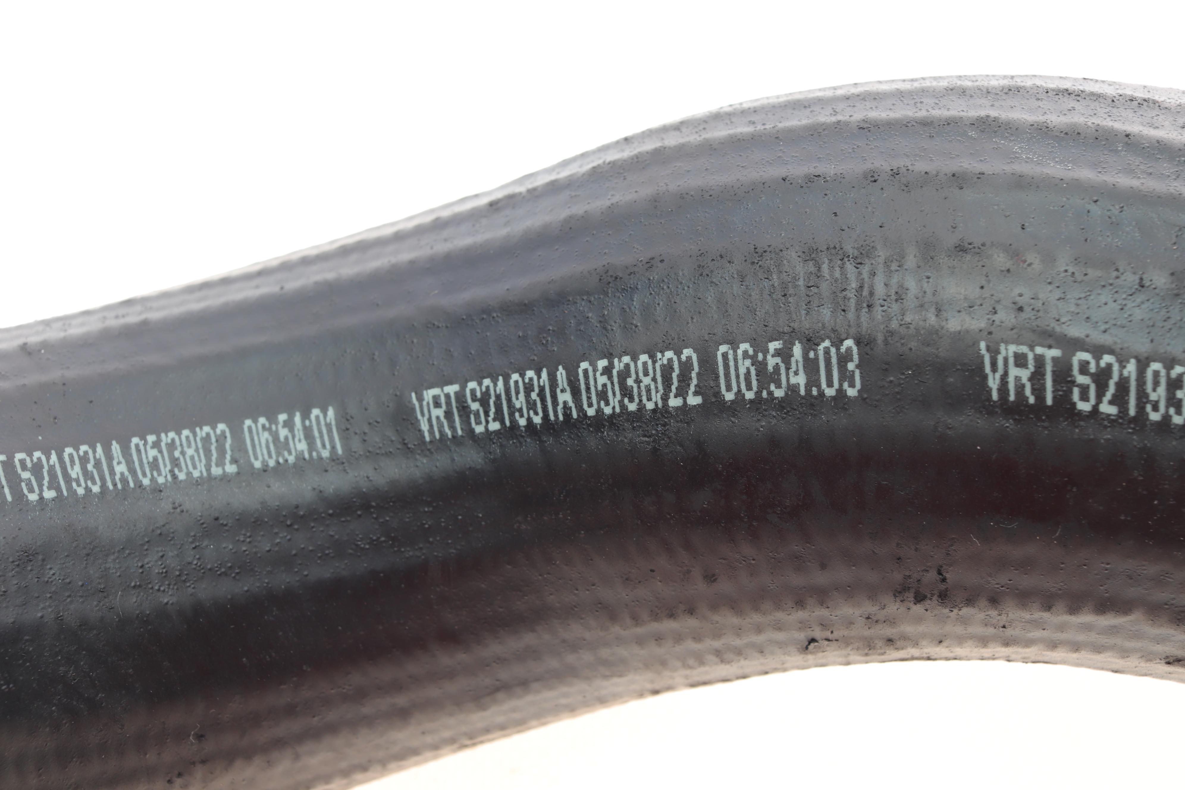 Патрубок інтеркулера BMW 5 (G30/F90)/7 (G11/G12) 16- B47 D20