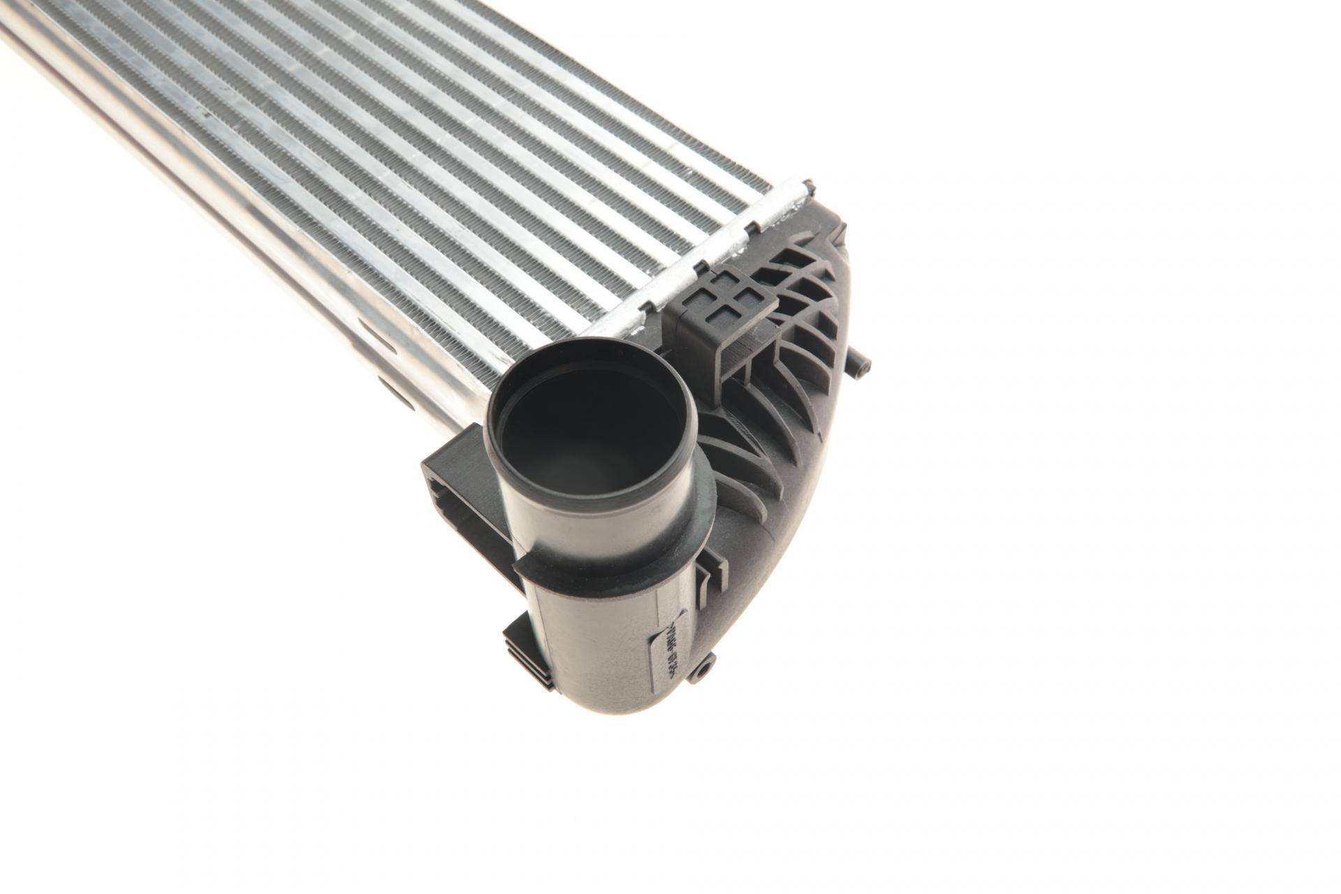 Радіатор інтеркулера Renault Espace 2.0/2.2dCi 06-/Laguna 1.9-2.2dCi 01-07