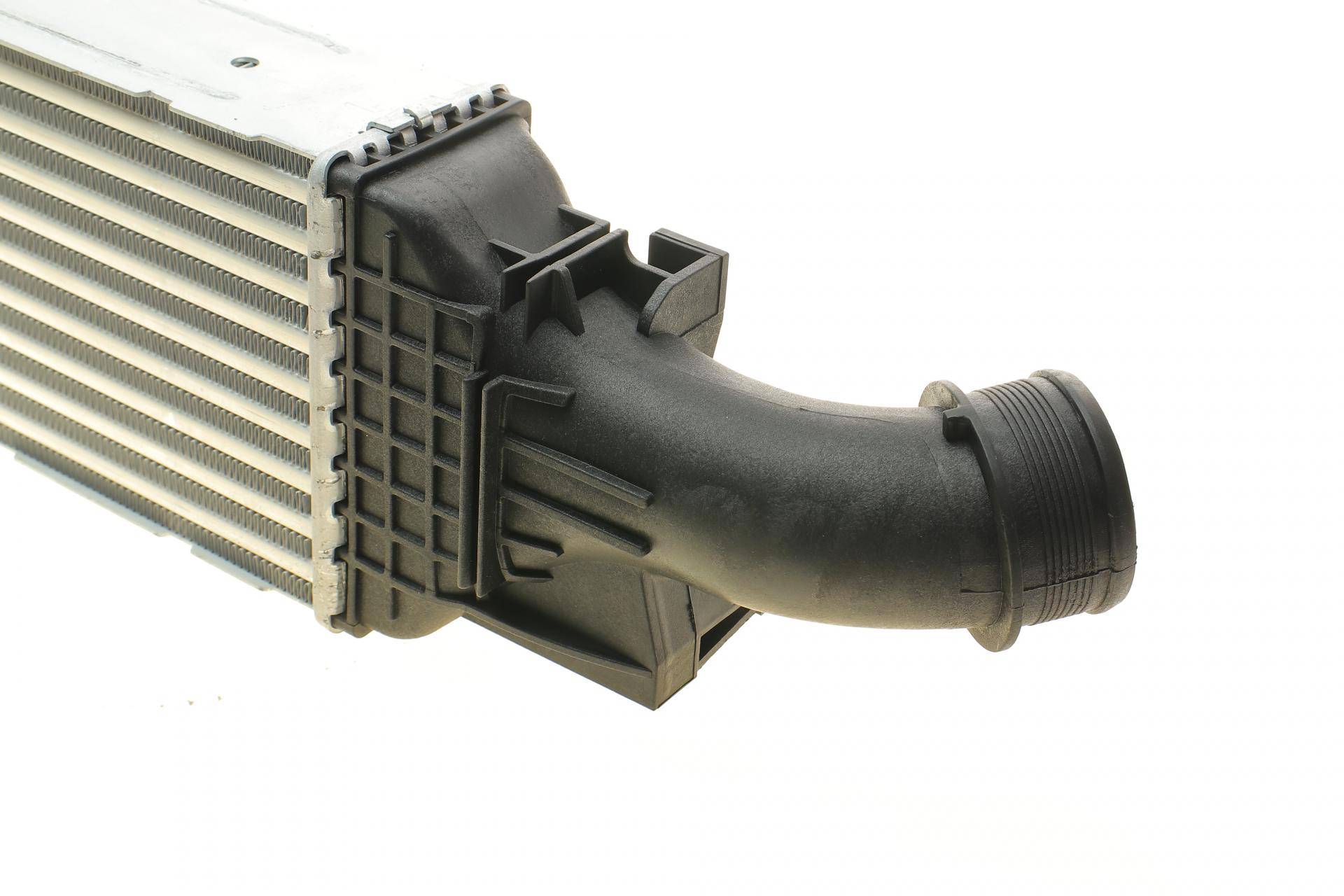 Радіатор інтеркулера Audi Q3 2.0TDI/2.0TFSI 11-18