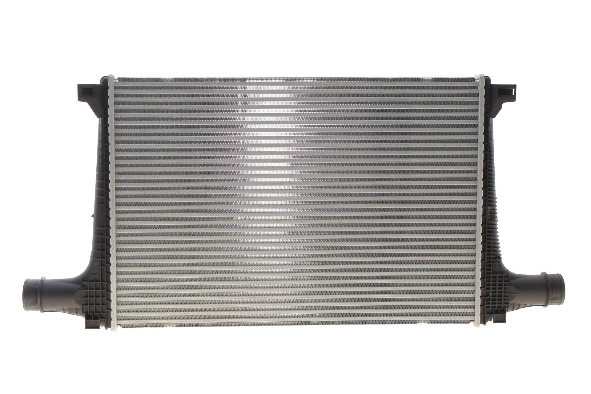 Радіатор інтеркулера Audi Q7/Q8/VW Touareg 17-