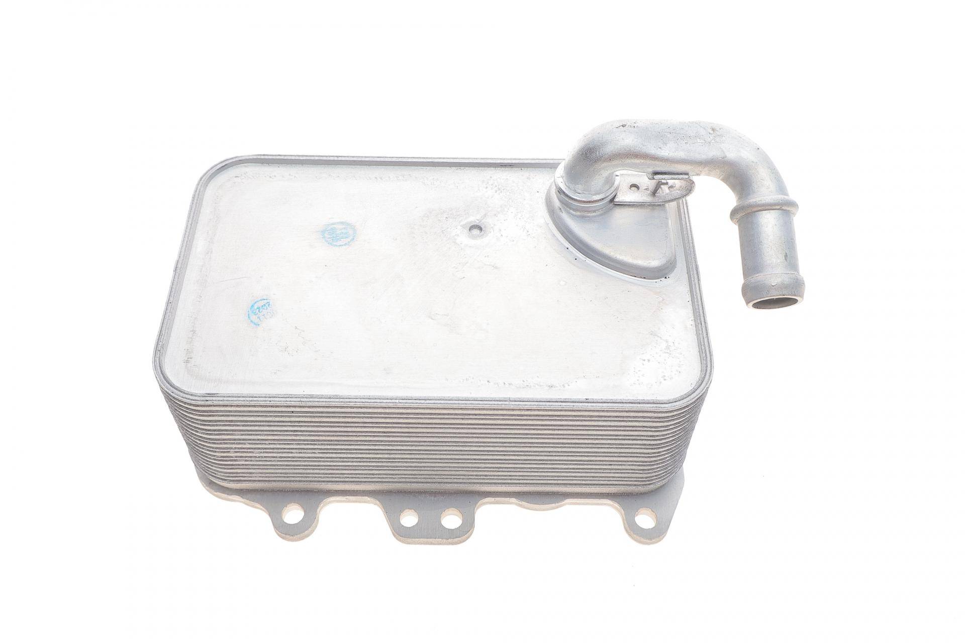 Радіатор масляний Audi A4/A6/Q7/VW Touareg/Porsche Cayenne/Panamera 3.0TDI 07- (теплообмінник)