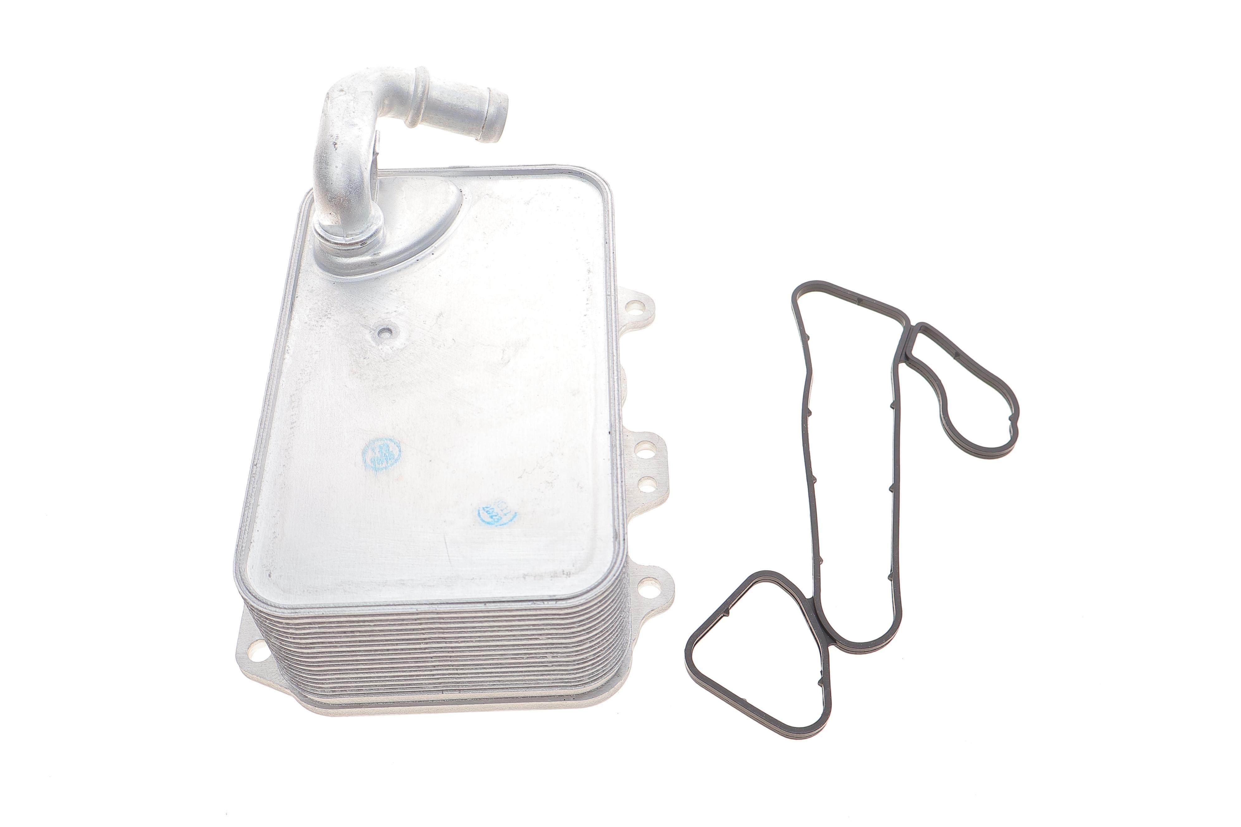 Радіатор масляний Audi A4/A6/Q7/VW Touareg/Porsche Cayenne/Panamera 3.0TDI 07- (теплообмінник)