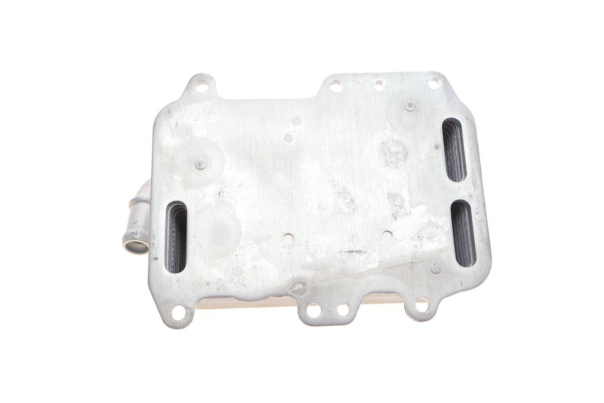 Радіатор масляний Audi A4/A6/Q7/VW Touareg/Porsche Cayenne/Panamera 3.0TDI 07- (теплообмінник)