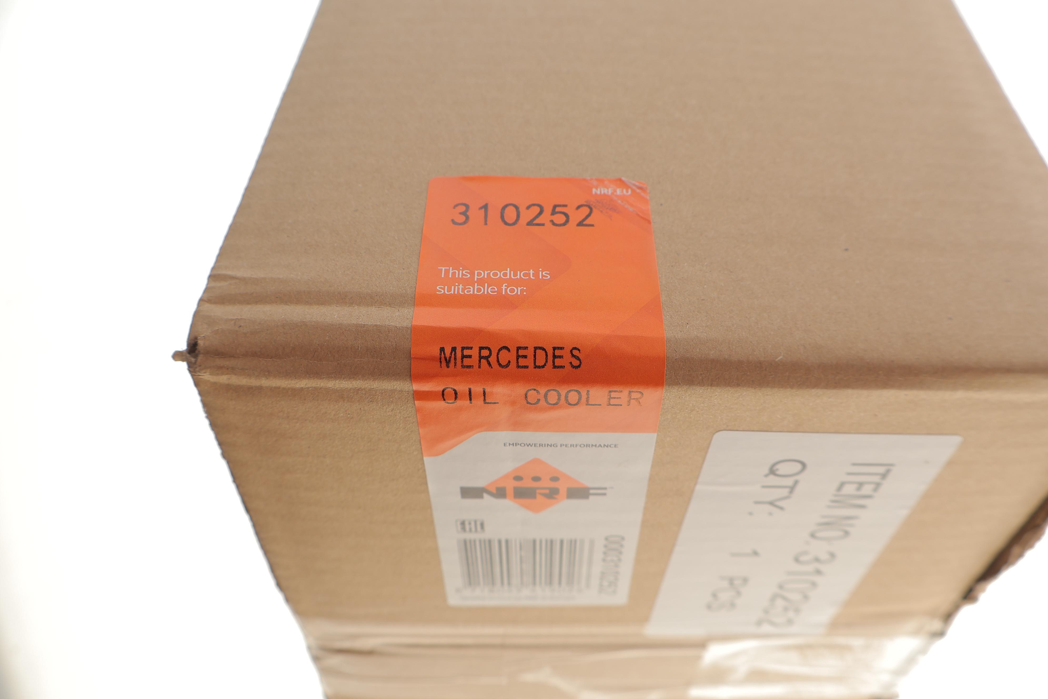 Радіатор масляний (з корпусом фільтра) MB C-class (W205) 14-18 (теплообмінник)