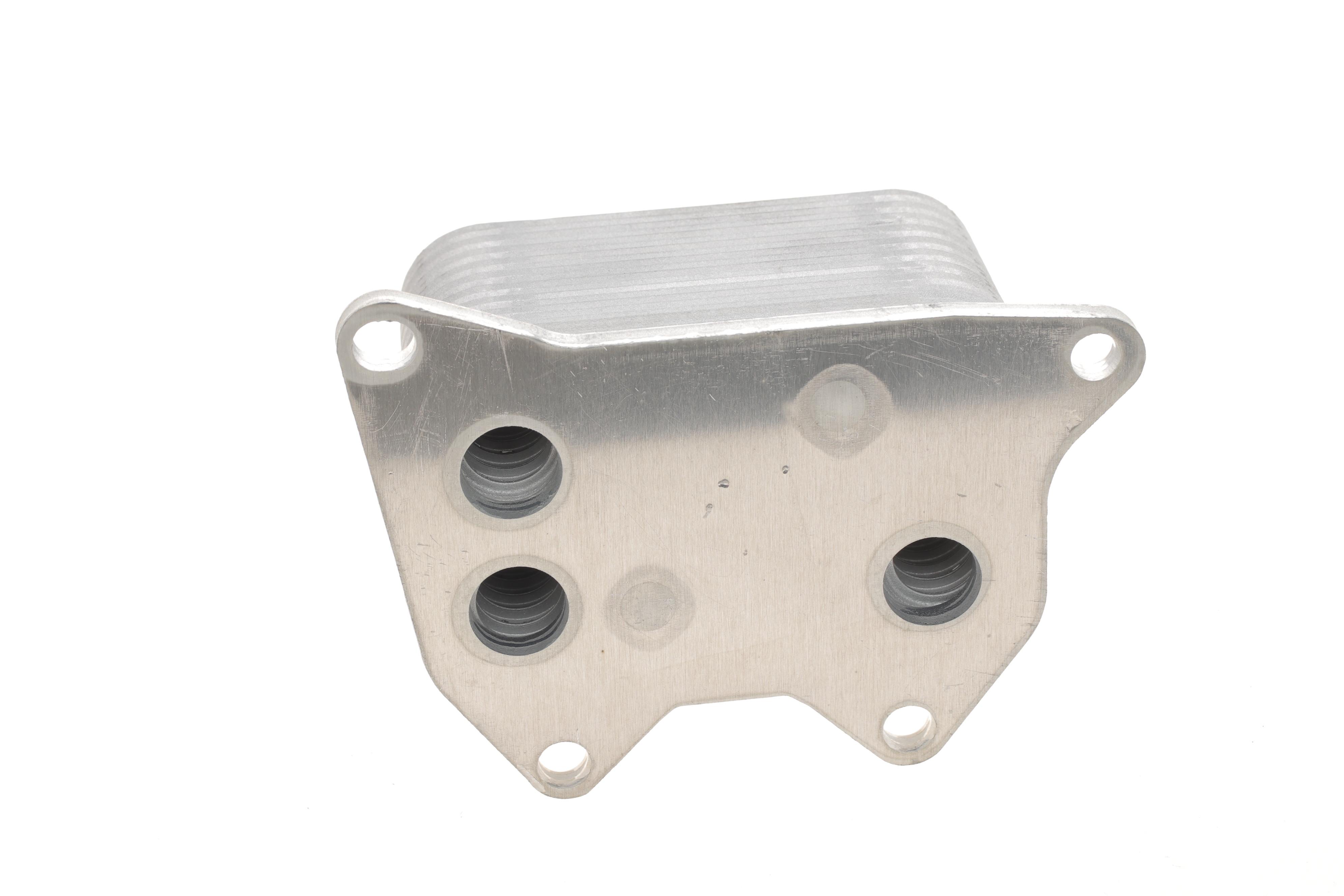 Радіатор масляний VW Jetta 1.8/2.0TSI 14-/Tiguan 2.0TSI 17- (теплообмінник)