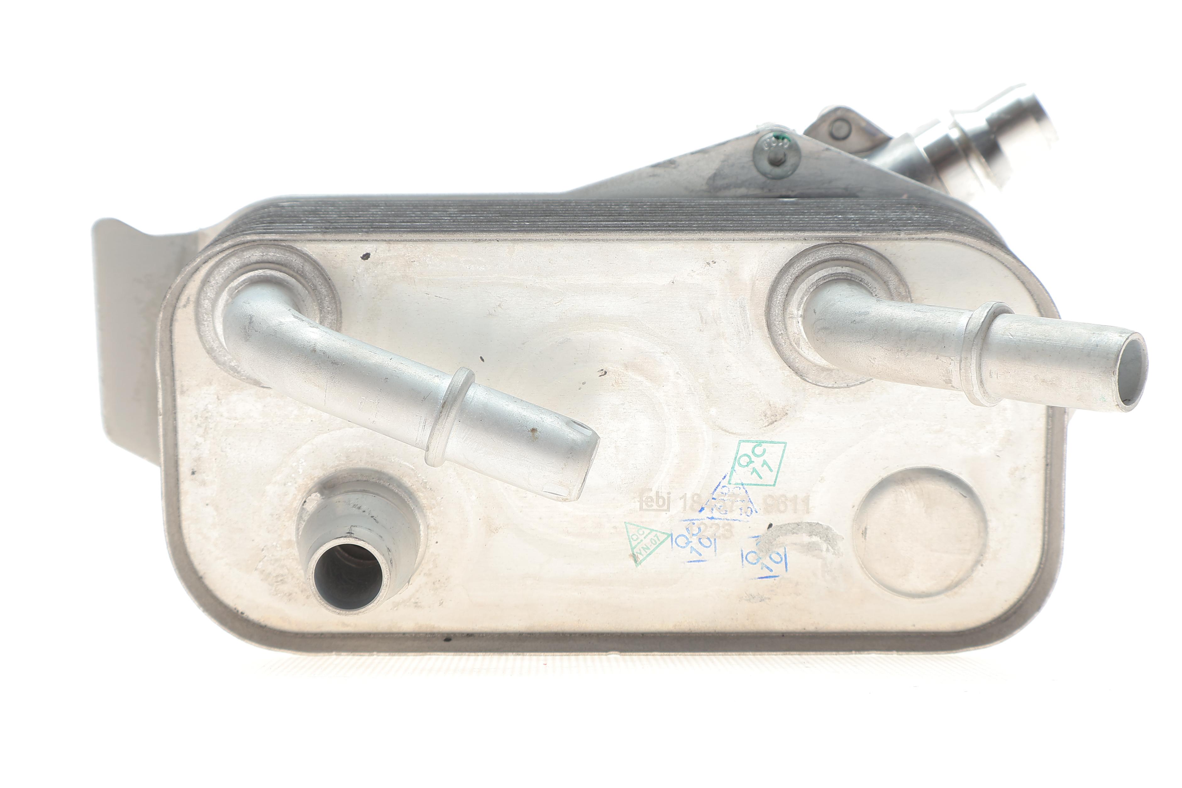 Радіатор оливний BMW 3 (E90)/X1 (E84) 2.0-3.0 N52/N53 04-13 (теплообмінник) (АКПП)