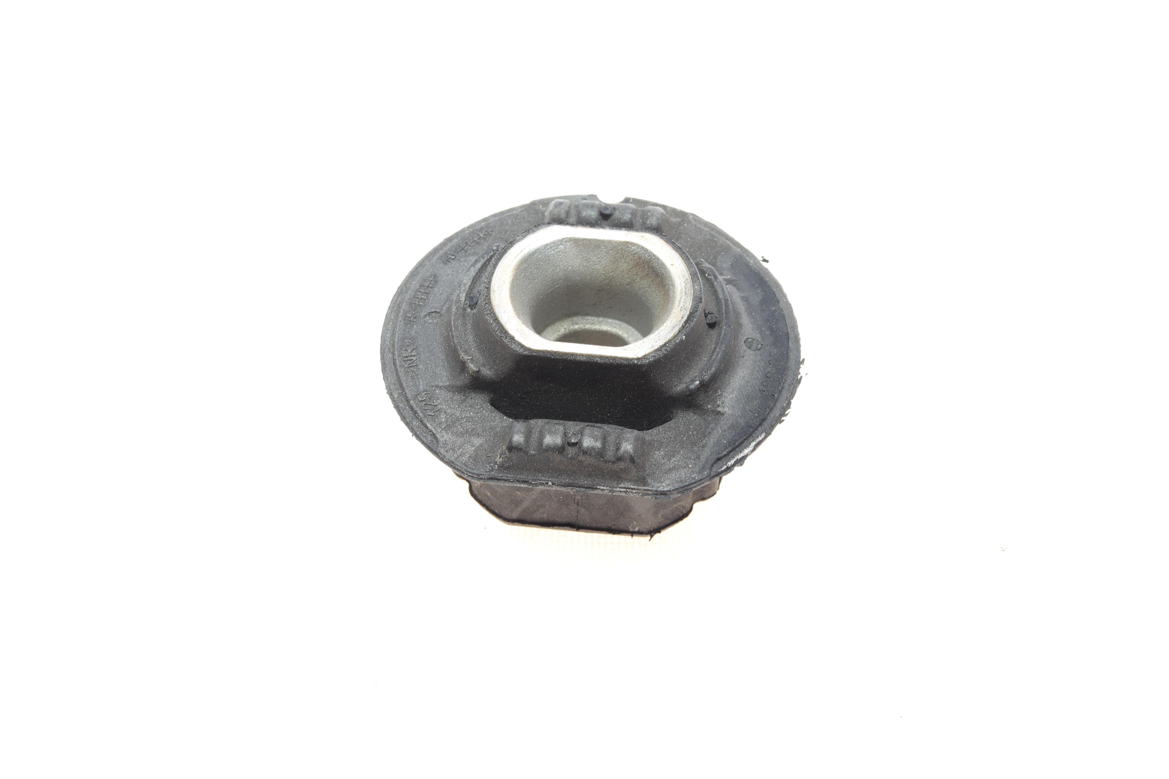 Сайлентблок балки (задньої) MB A-class (W168) -04