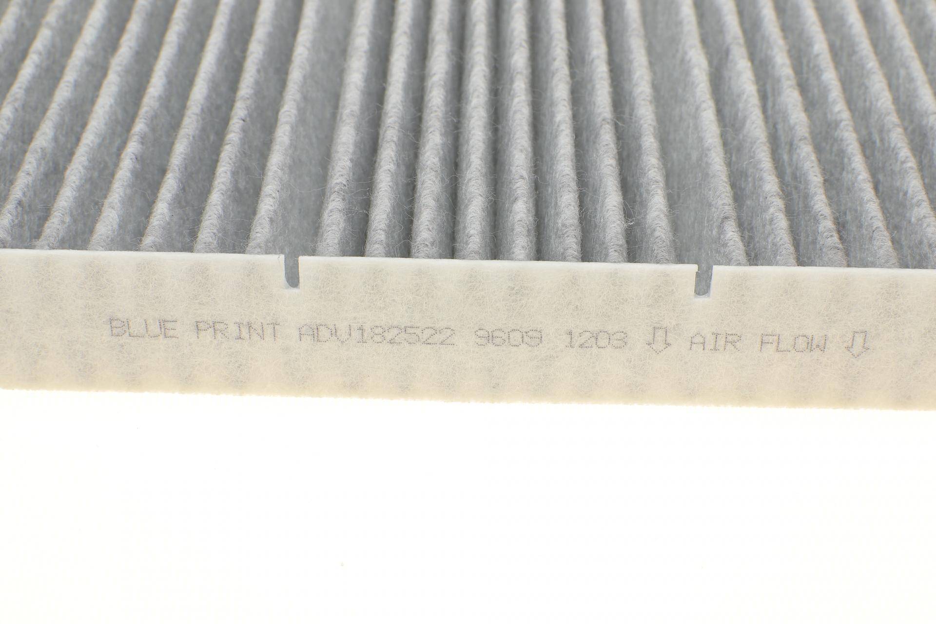 Фільтр салону VW Golf 1.6/1.8/1.9SDI/1.9TDI/2.0-16V 97- (вугільний)