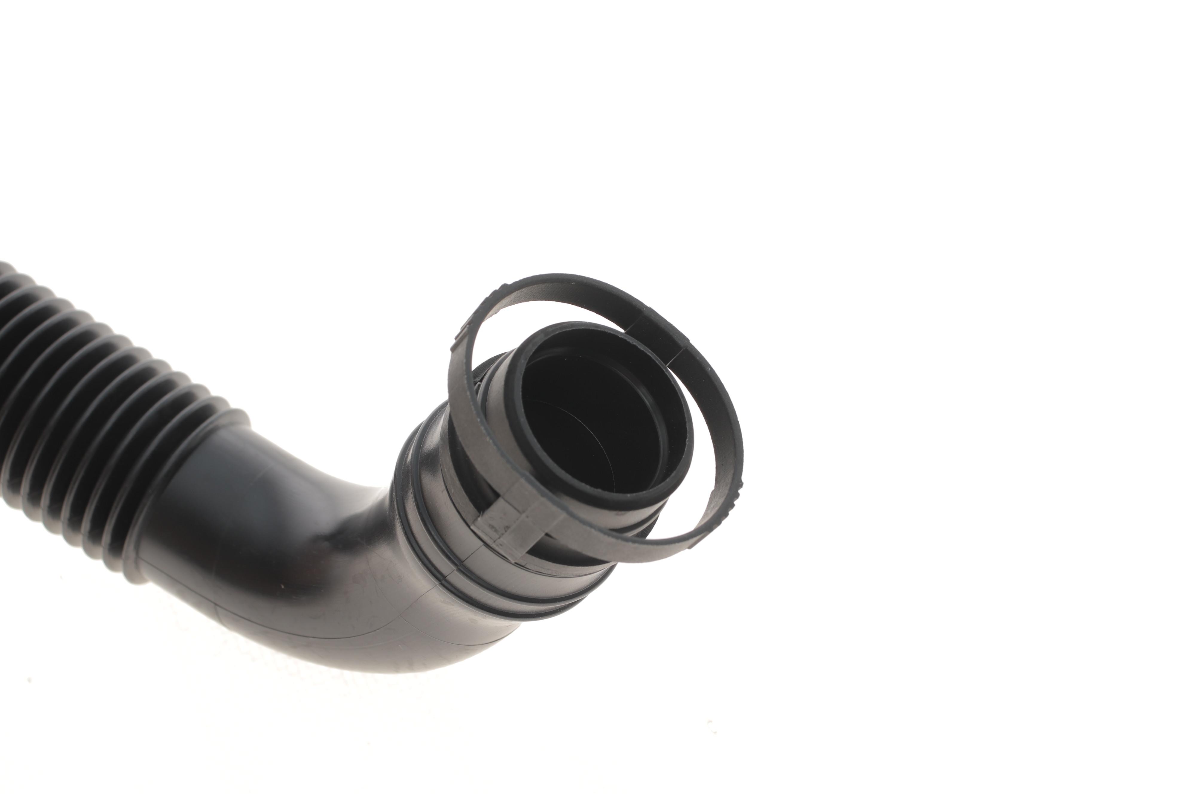 Патрубок фільтра повітряного Audi A4/Skoda Octavia/VW Golf/Bora 1.6/2.0 95-05