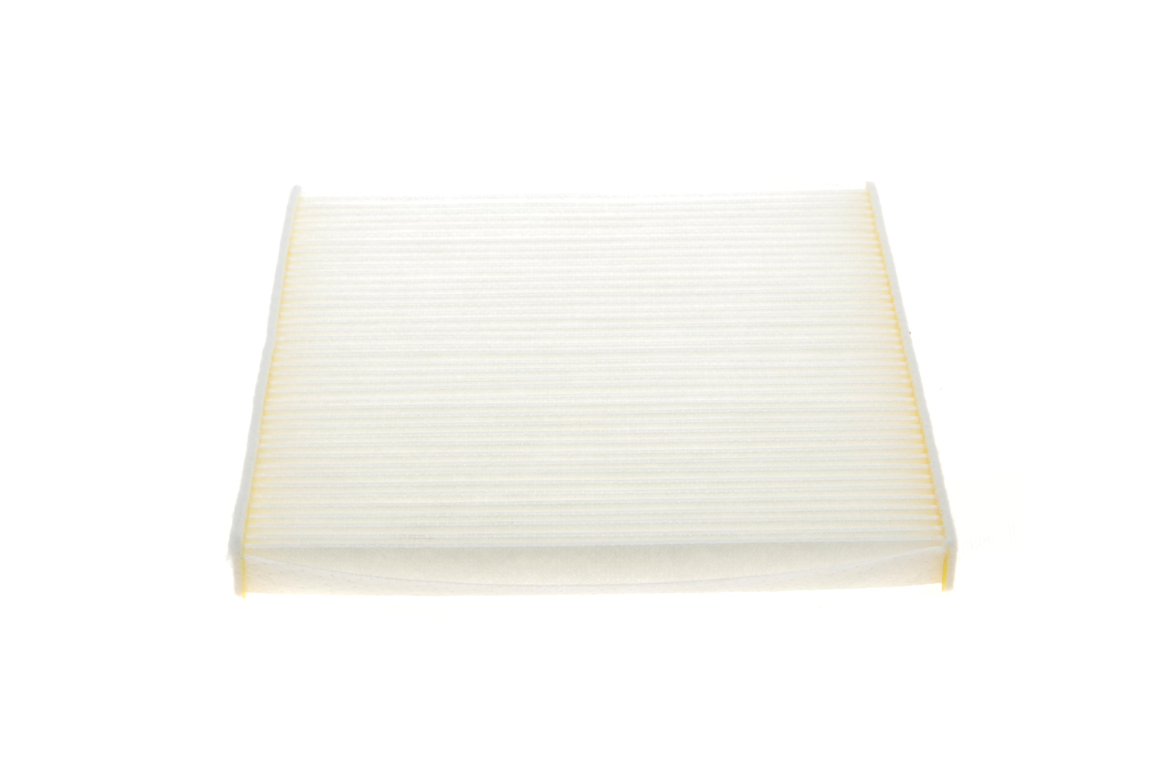 Фільтр салону Toyota Land Cruiser/Yaris 99- (216x215)