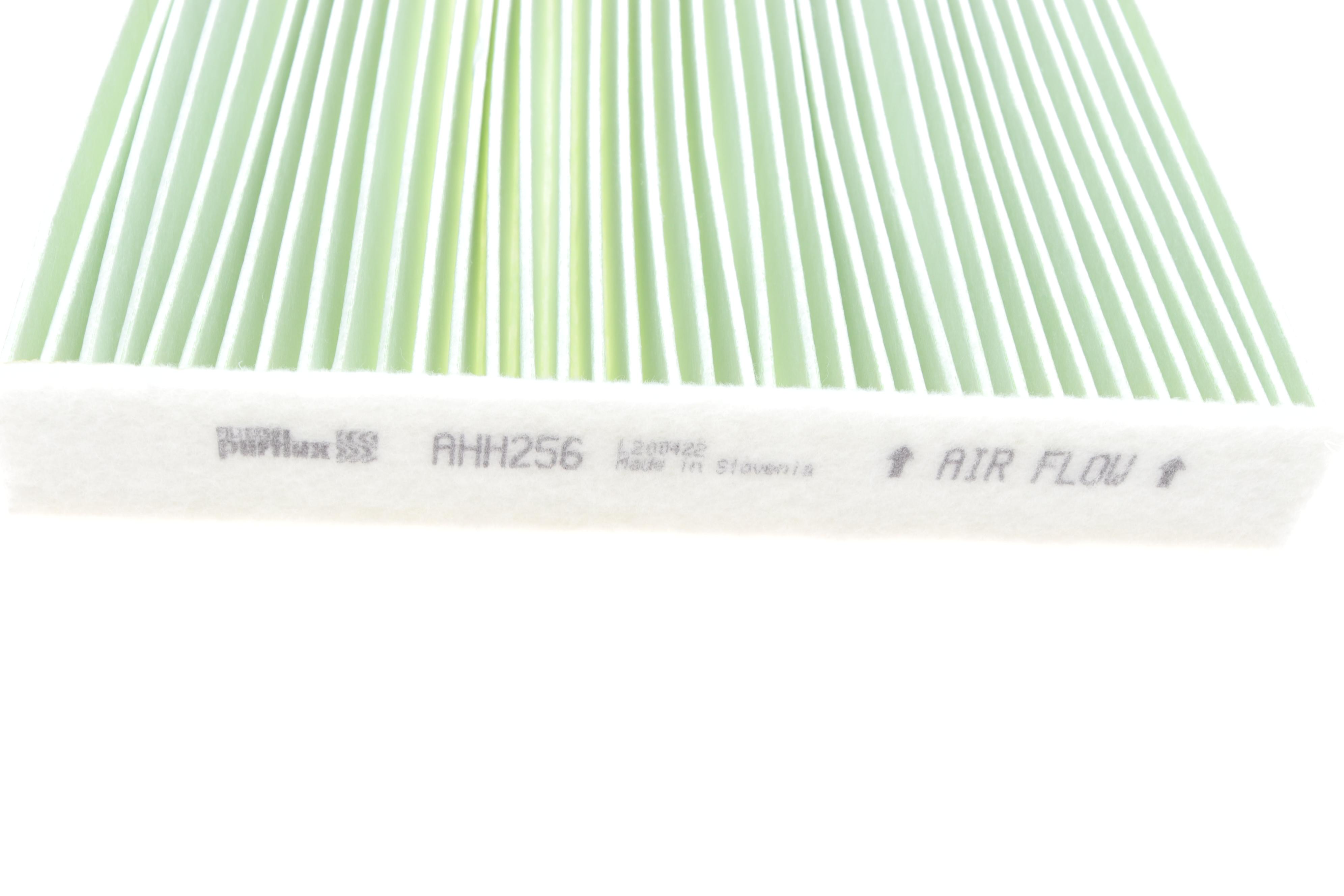 Фільтр салону Toyota Auris/Yaris 05- (антиалергенний, захист від вірусів) CabinHepa+