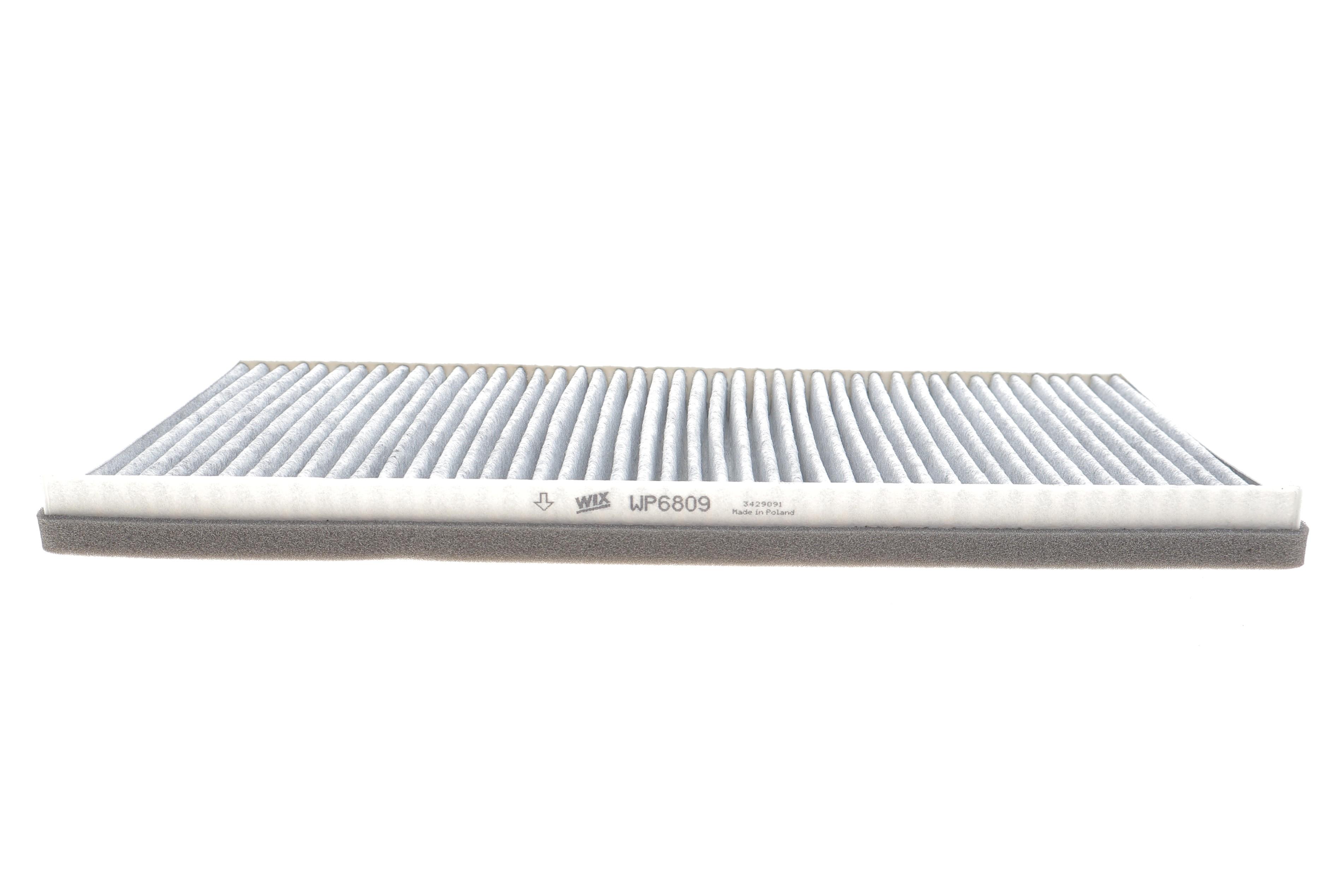 Фільтр салону VW Passat/Audi 80/A4/A6 97-05 (вугільний)