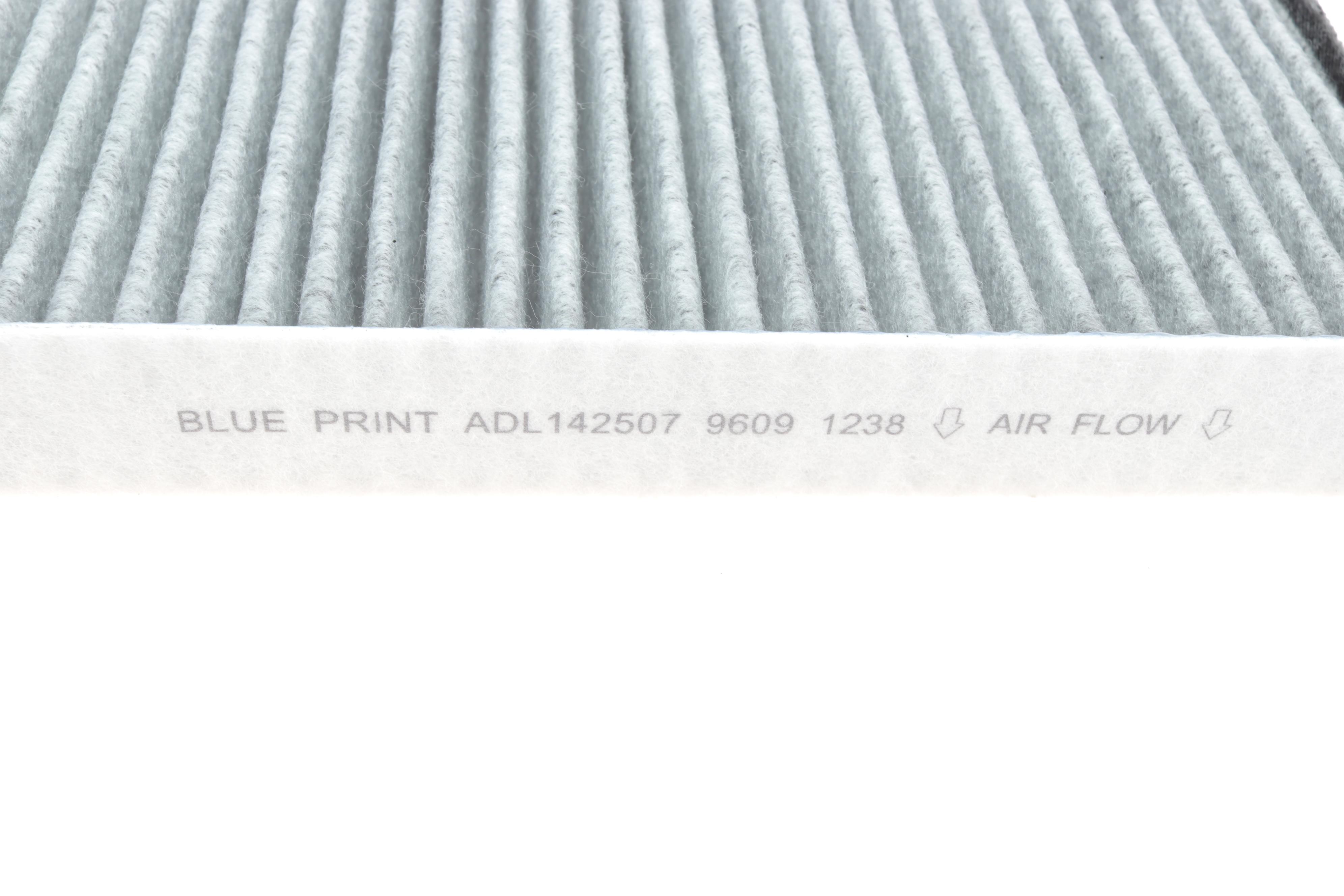 Фільтр салону Alfa Romeo Spider 06-11 (вугільний)