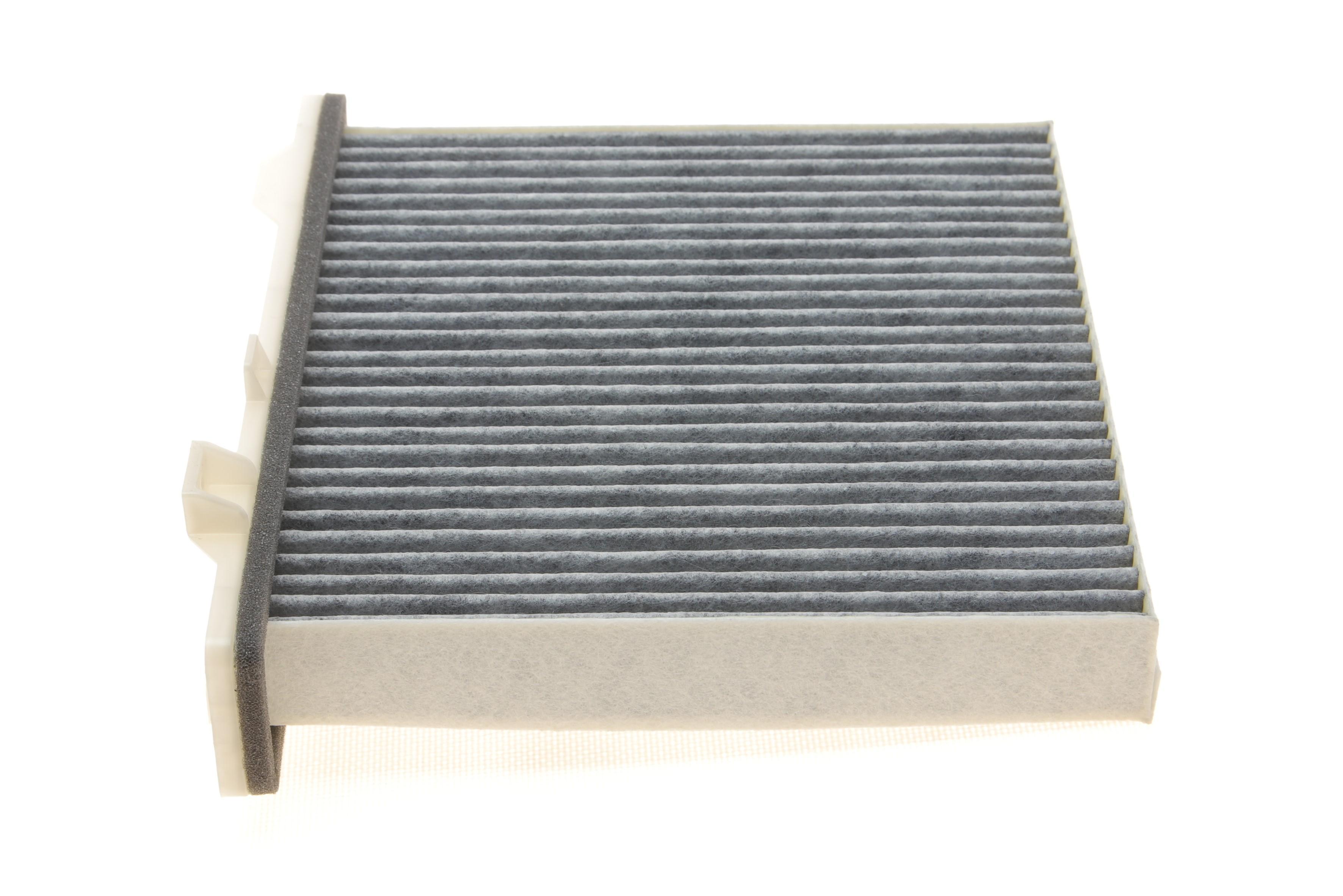 Фільтр салону Mitsubishi Pajero 00-  (вугільний)