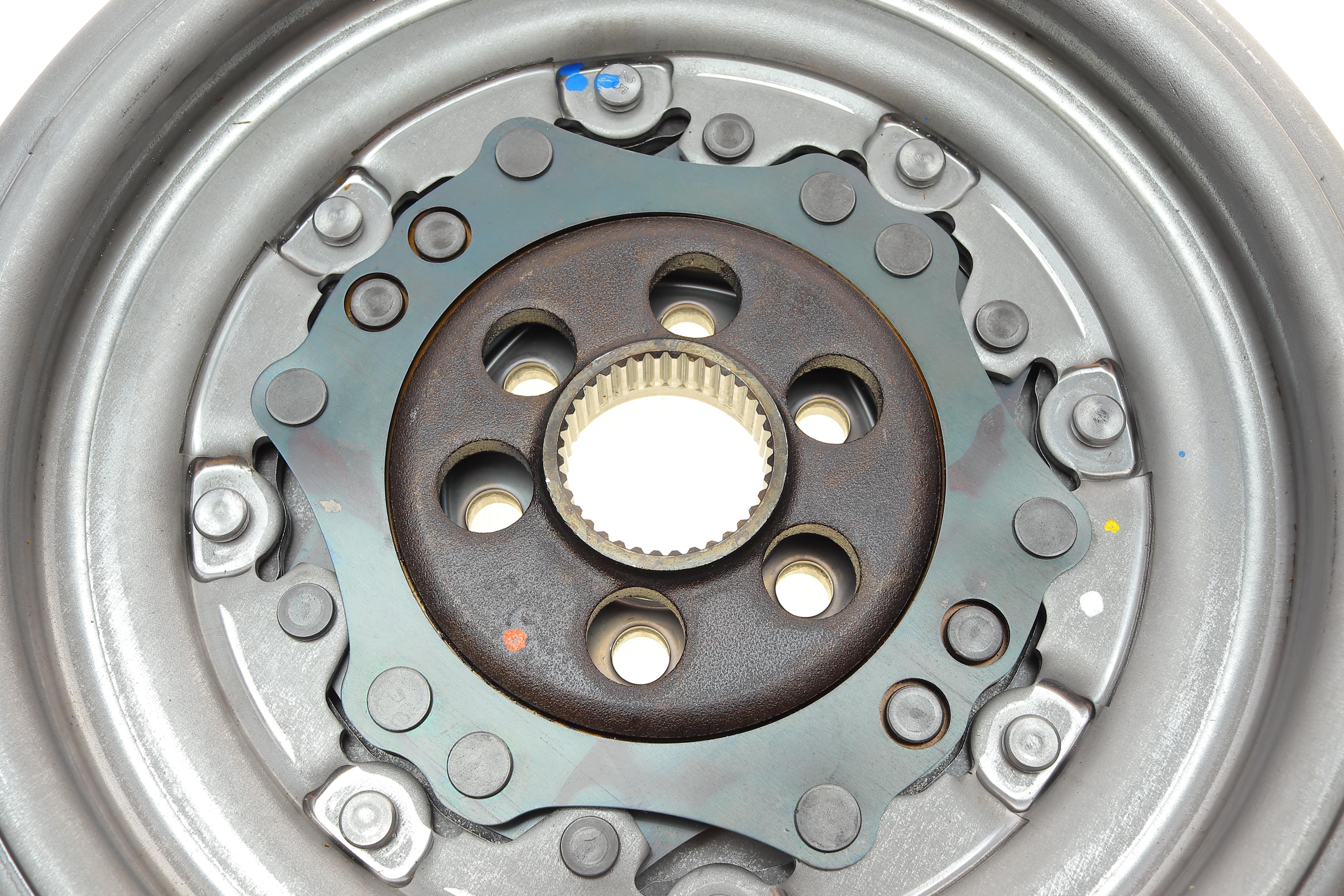 Демпфер зчеплення VW Caddy III/IV 2.0TDI 10-, 75/103/110/125kw, DSG-6 (DQ250)/ S tronic