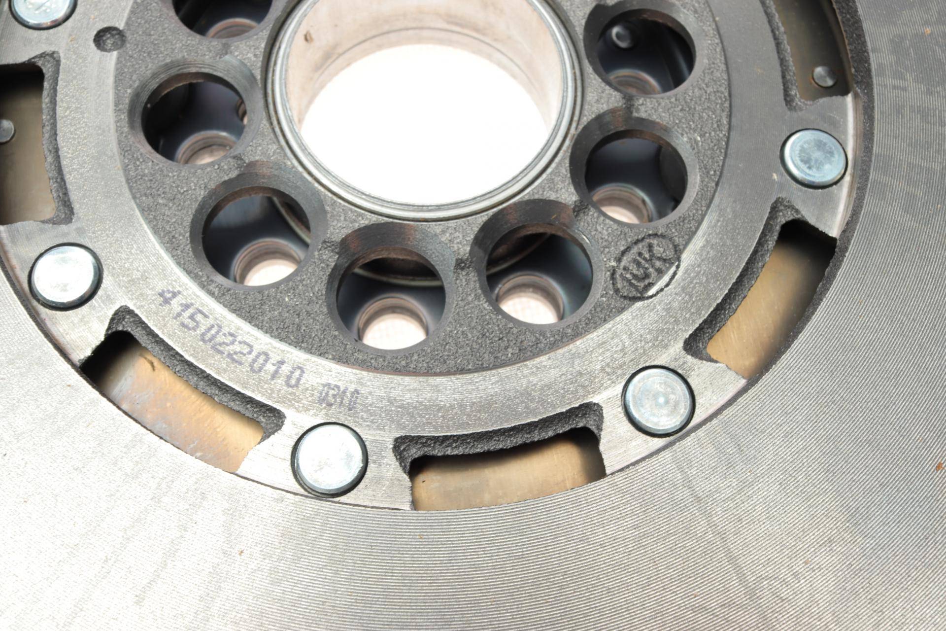 Демпфер зчеплення Volvo S60/S80/V70/XC70/XC90 2.4D/D5, 01-10, 96/120kw, (D5244T)