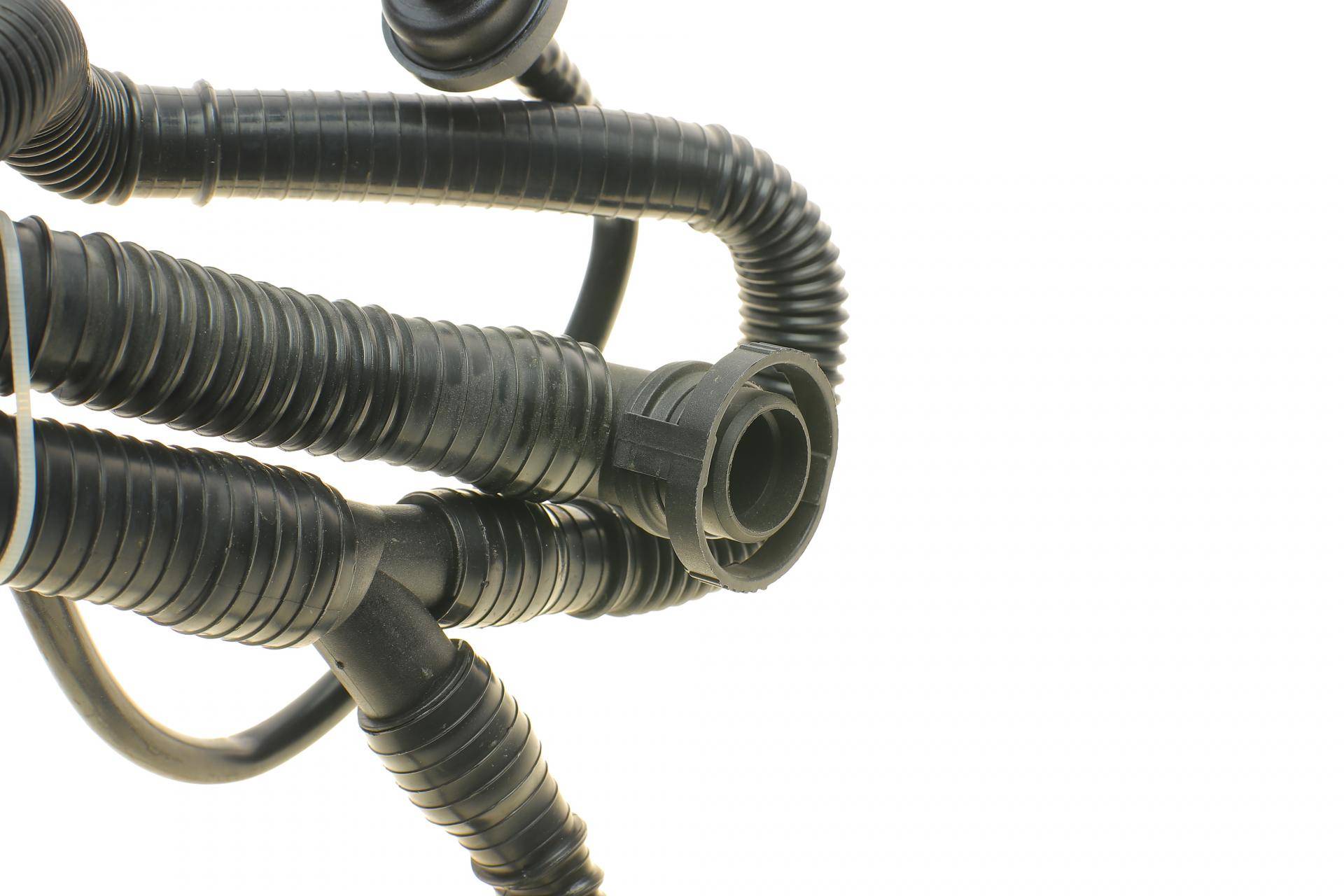 Трубка вентиляції картера Audi A4/A6 2.4/3.2FSI 05-09