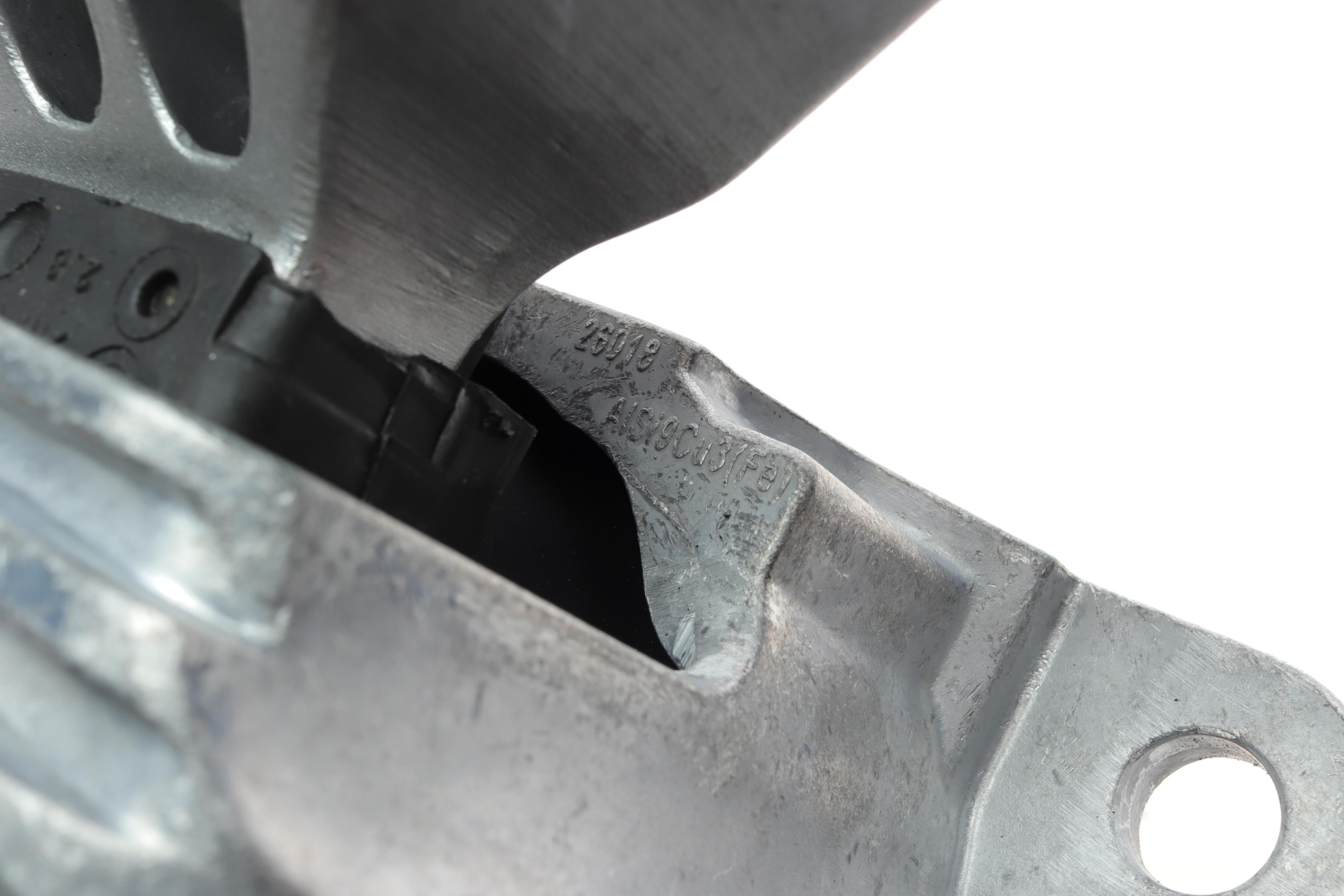 Подушка двигуна (R) Renault Megane 2.0 TCe 08-