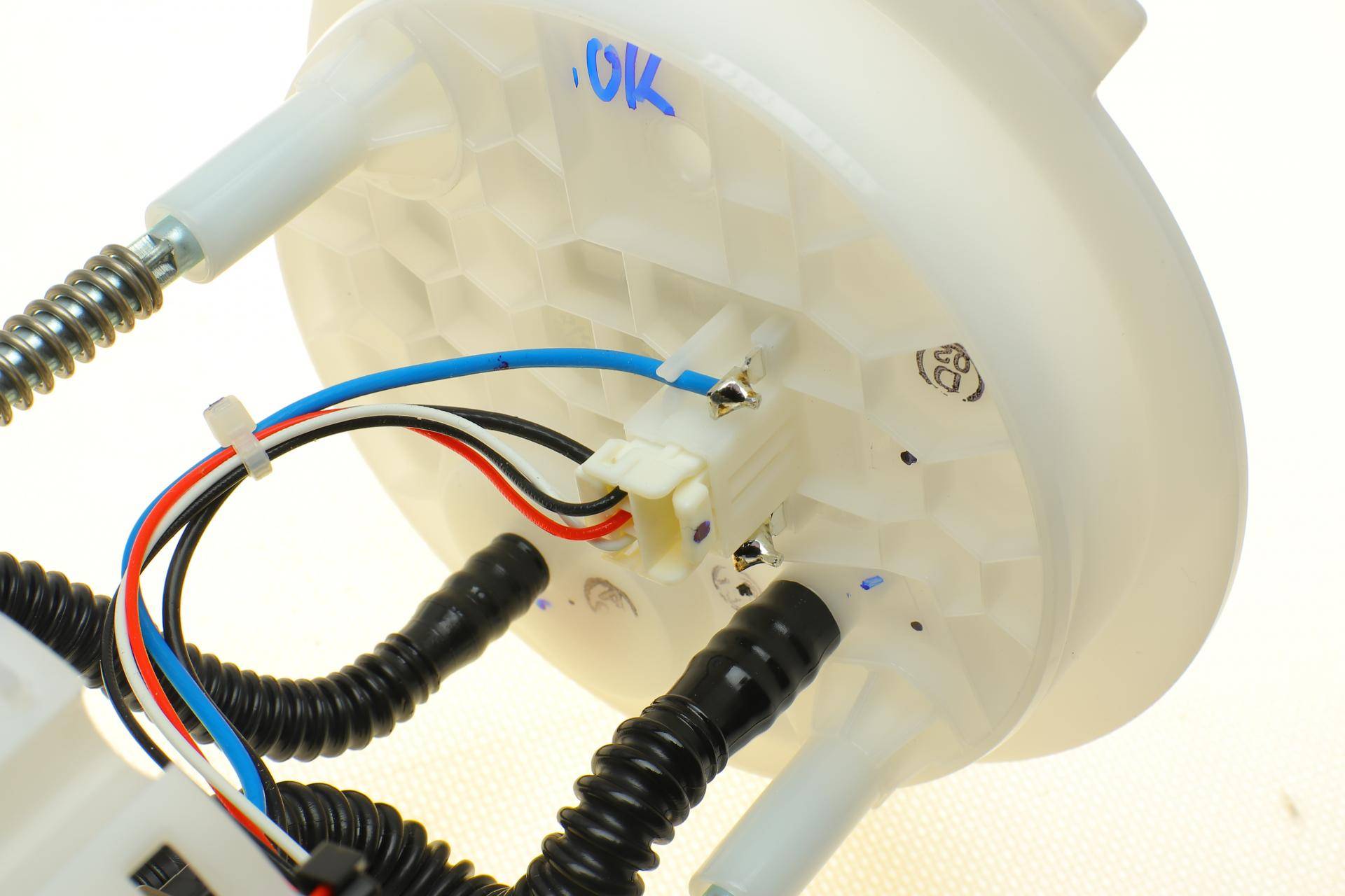 Насос паливний в бак VW Caddy 1.6/2.0 04-15/Touran 1.4TSI/2.0Ecofuel 06-