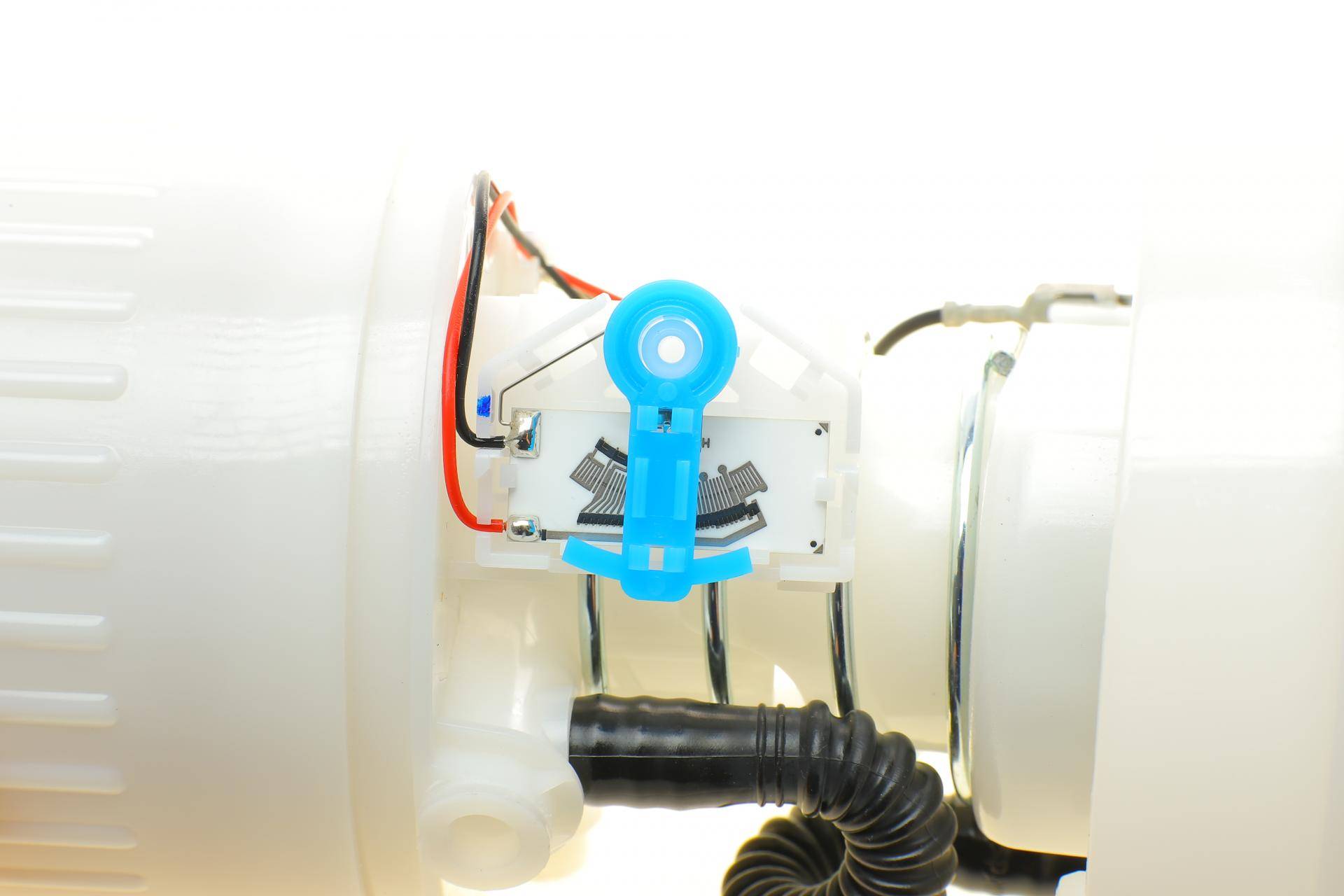 Насос паливний електричний Ford Focus II 04-12/Mazda 3 03-09