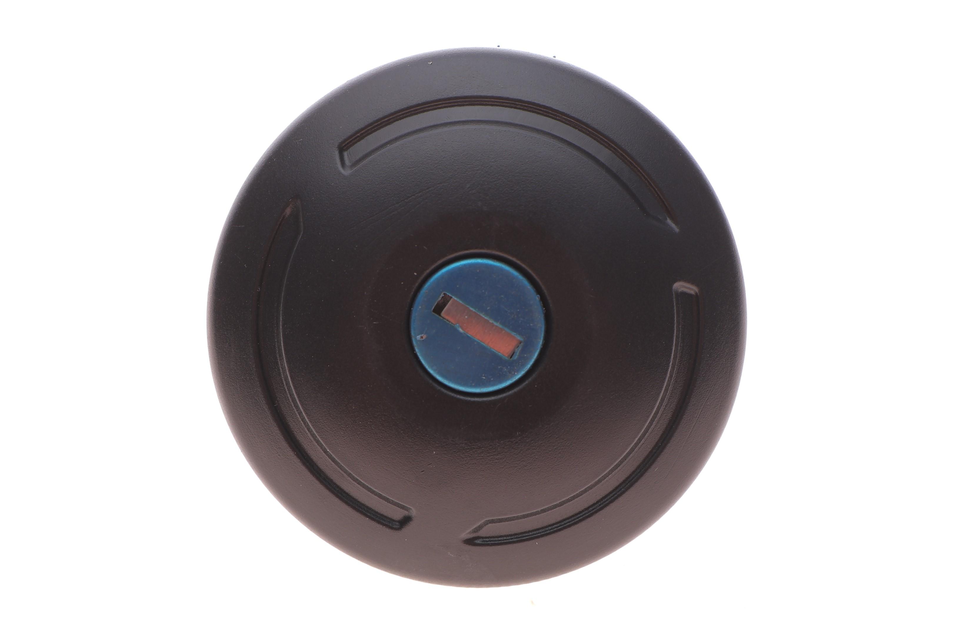 Кришка бака паливного Citroen Berlingo/Peugeot Partner 96- (з ключом)