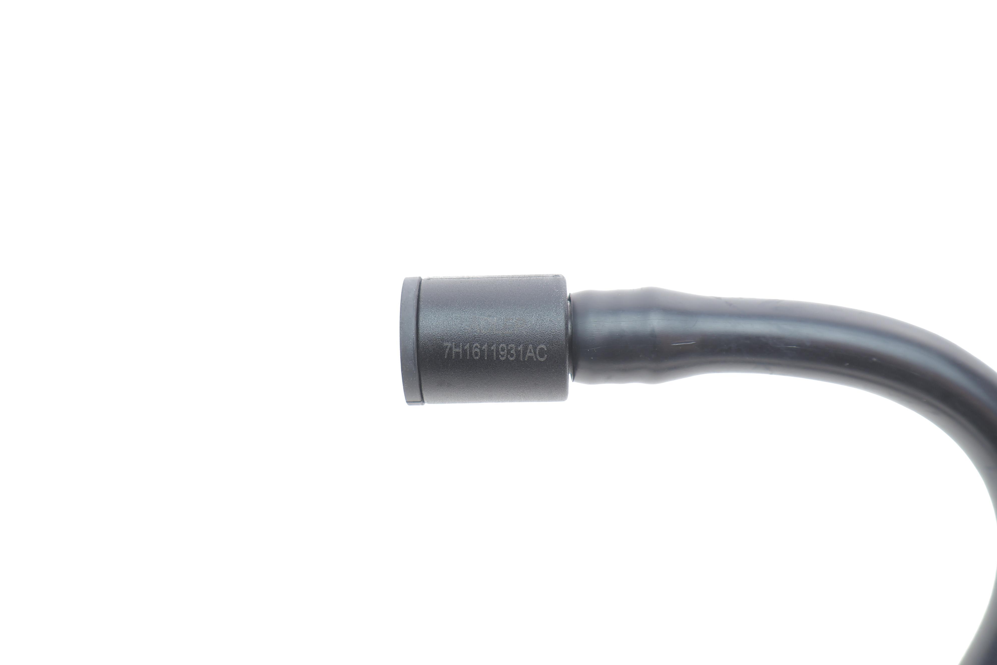 Трубка вакуумної системи VW T5 2.5 TDI 03-09