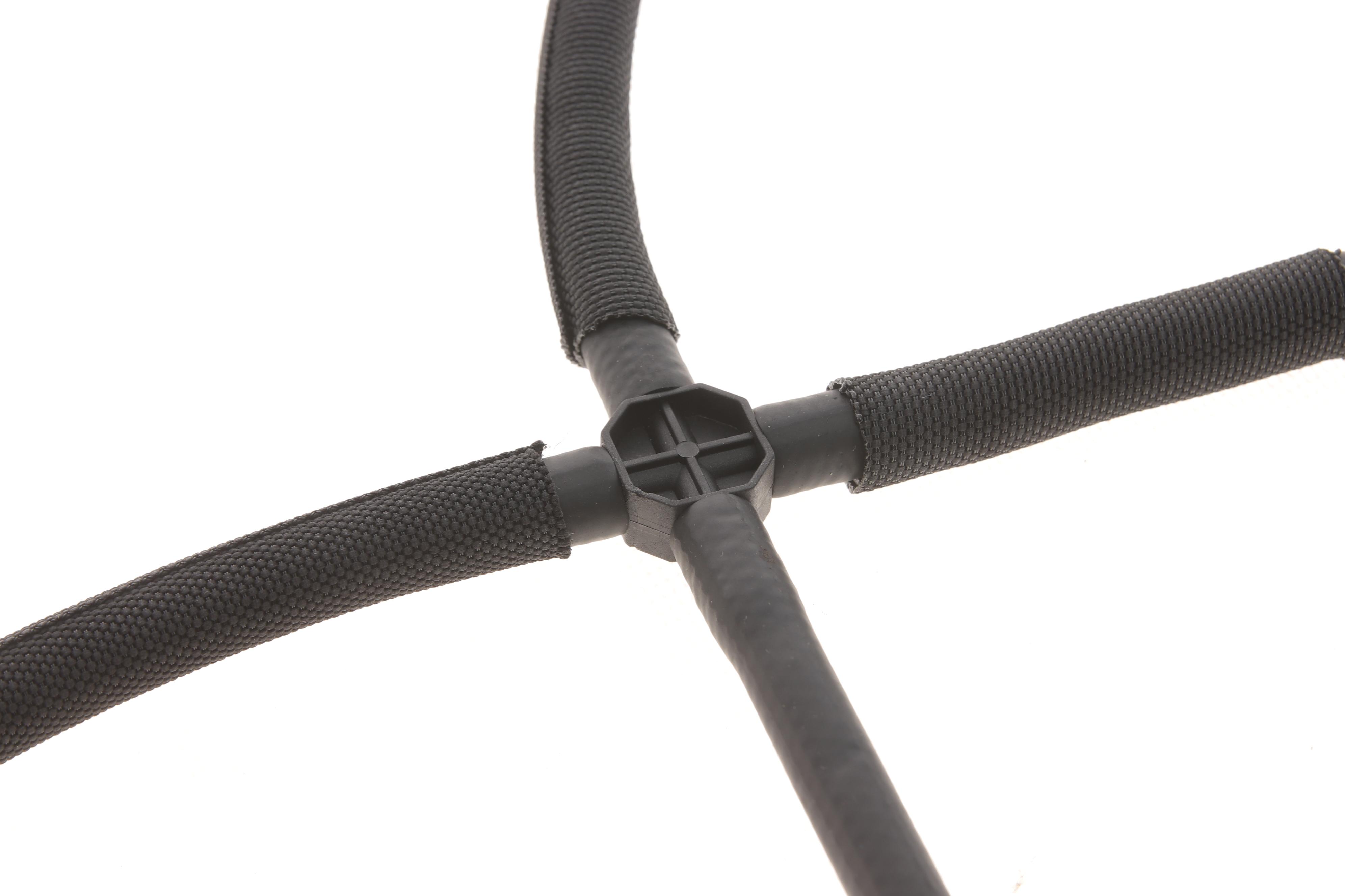 Шланг паливний VW Amarok 2.0TDI/BiTDI 10-13