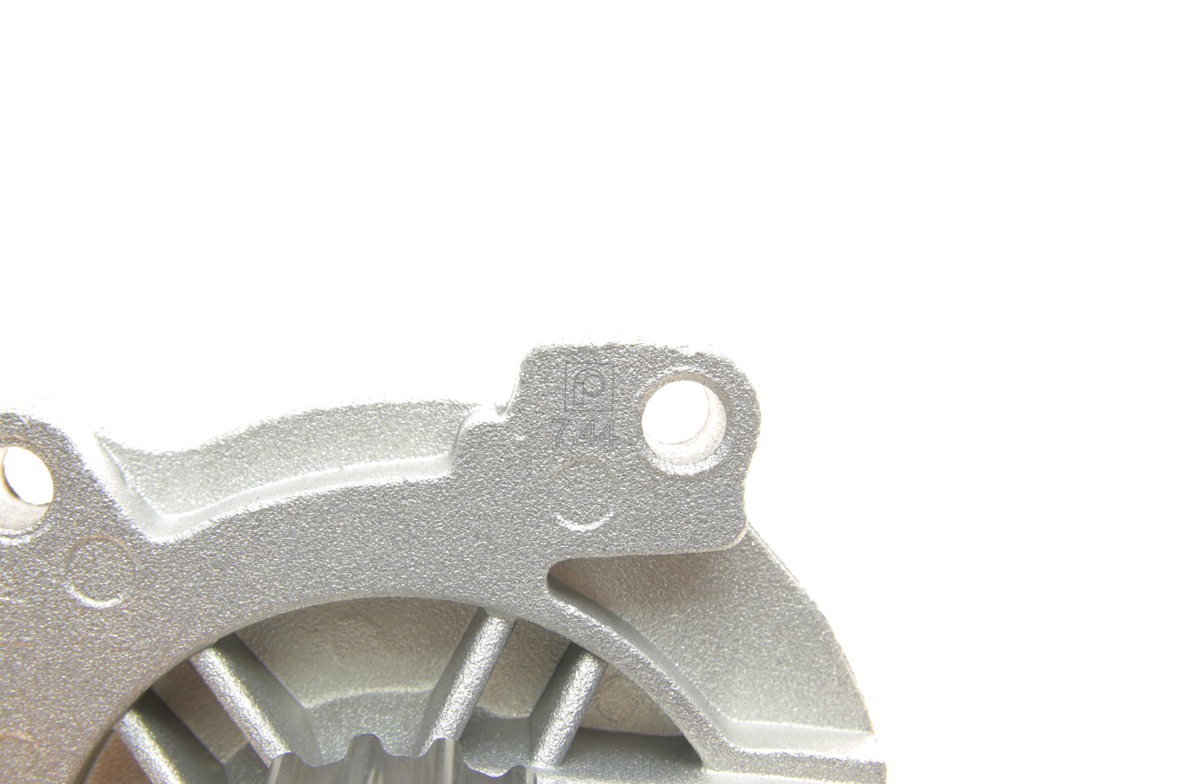 Помпа води VW T4/LT/Crafter 2.4 D/2.5TDI 79-06