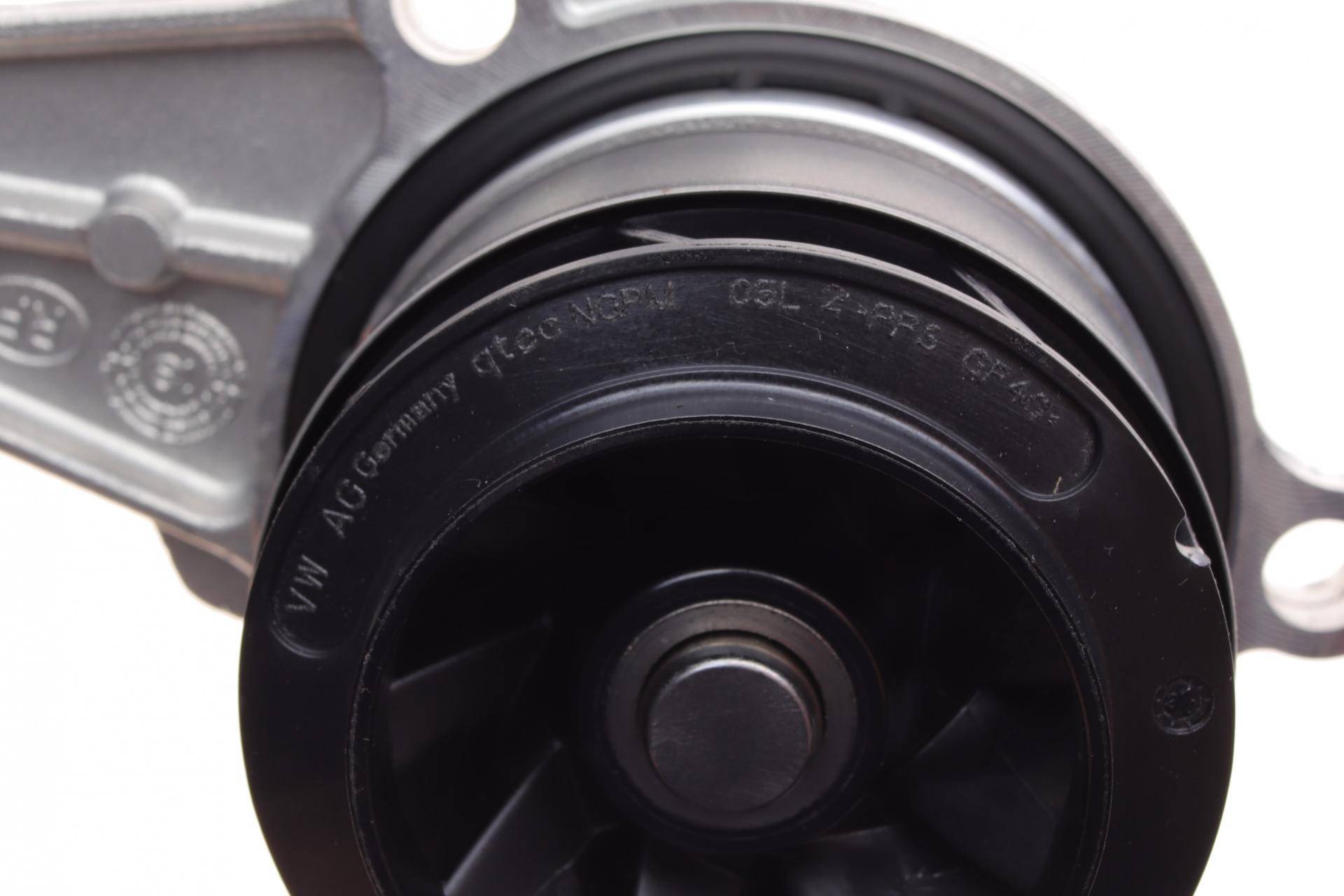 Помпа води Audi A4/A6/A7/Q5/Skoda Octavia/VW Golf VIII 2.0 TDI 18-