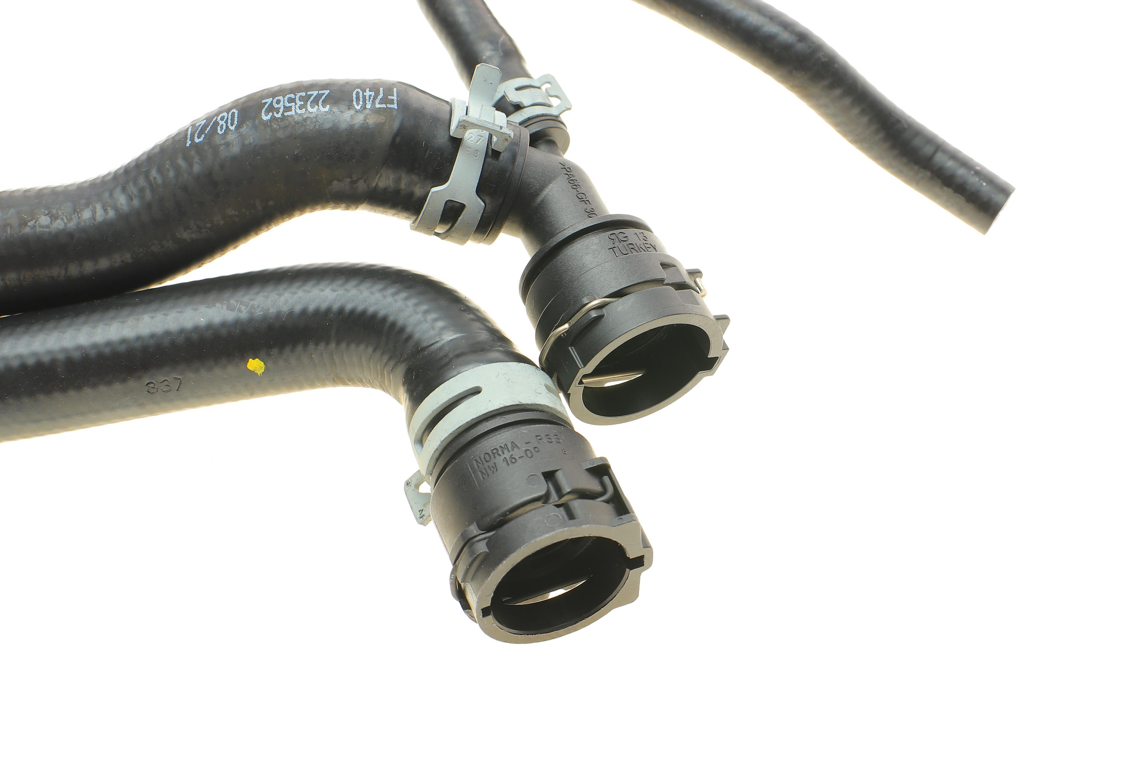 Патрубок системи охолодження Audi A3/Skoda Octavia/VW Golf IV 1.6 00-10 (к-кт в зборі)