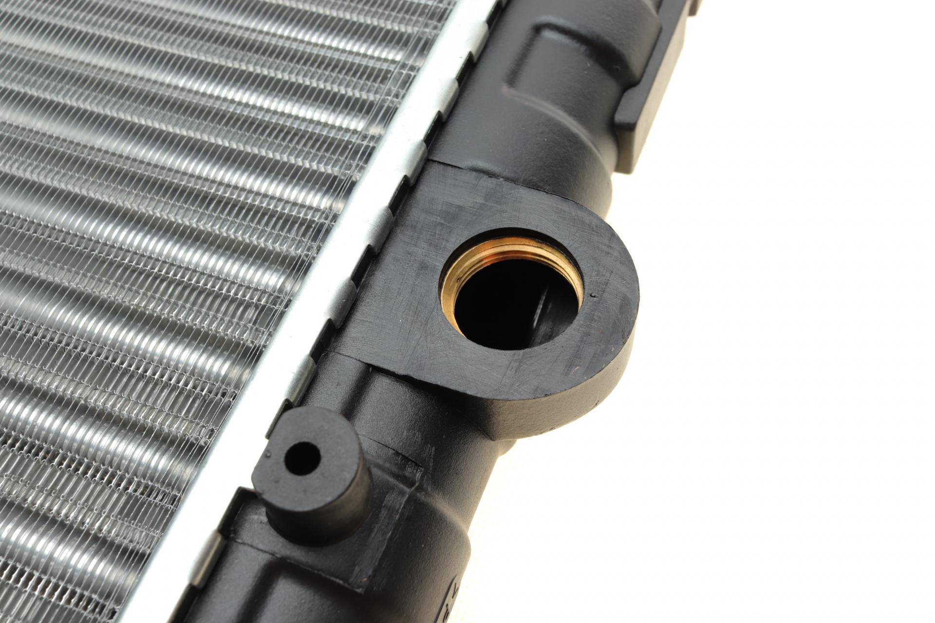 Радіатор охолодження VW Polo 1.4D 90-94