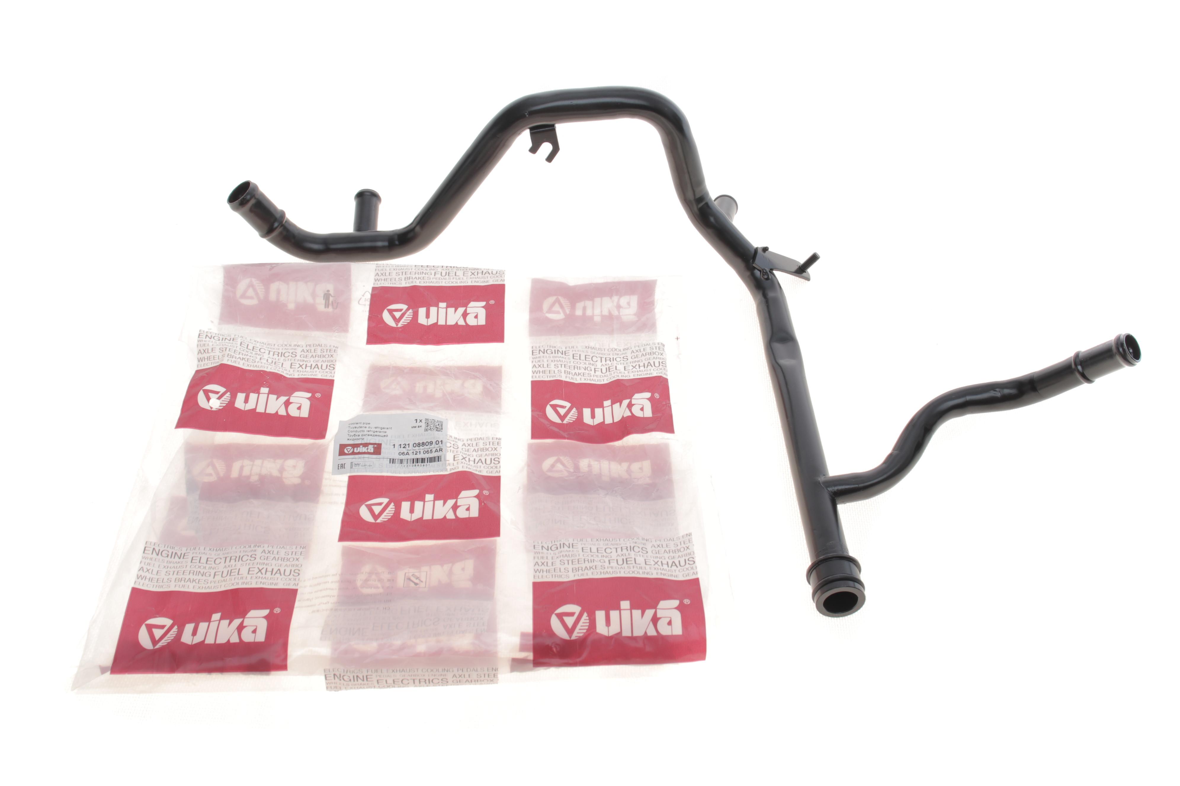 Патрубок системи охолодження Skoda Octavia/VW Golf IV 2.0 98-07