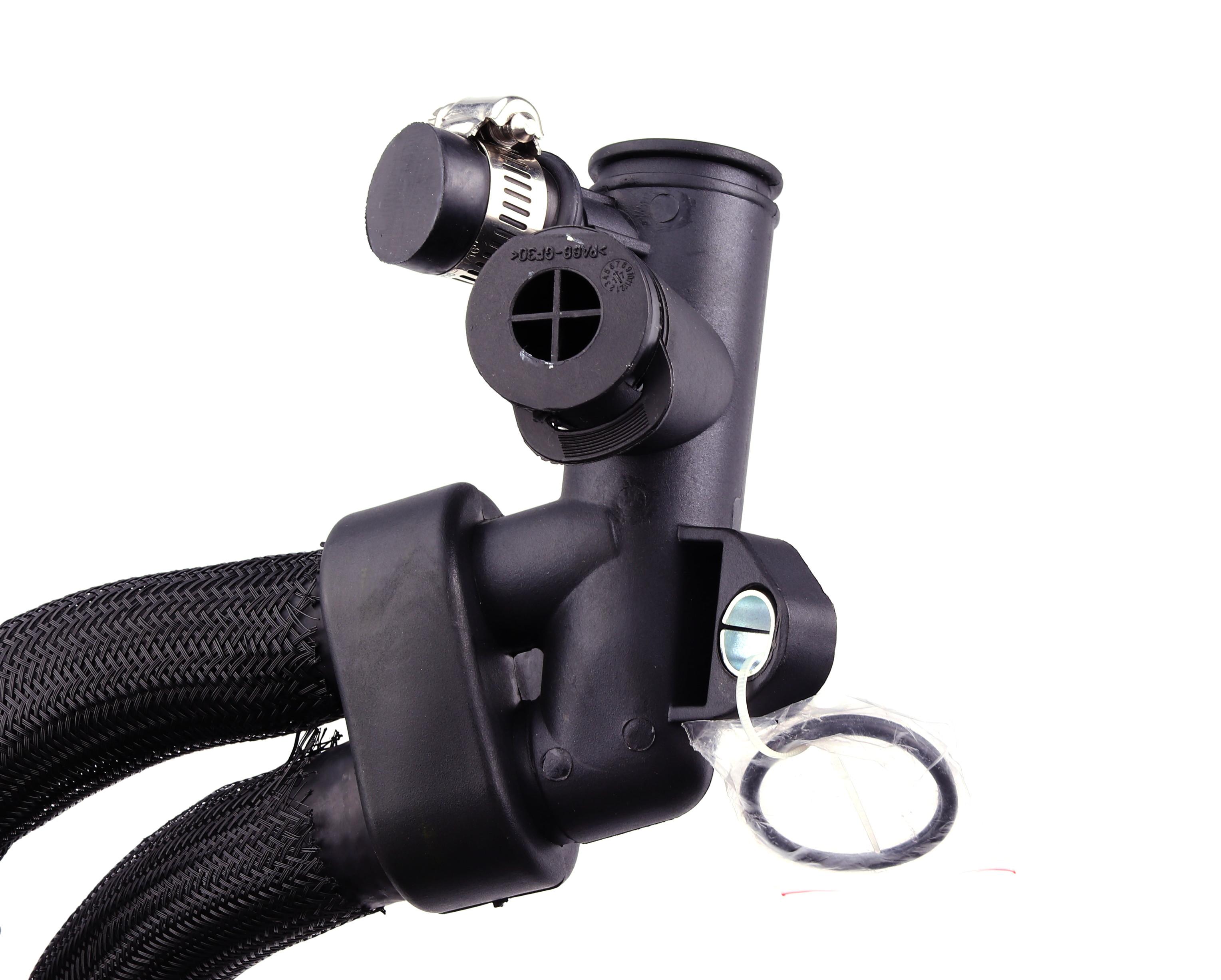 Патрубок системи охолодження Ford Fiesta/Fusion 01-06