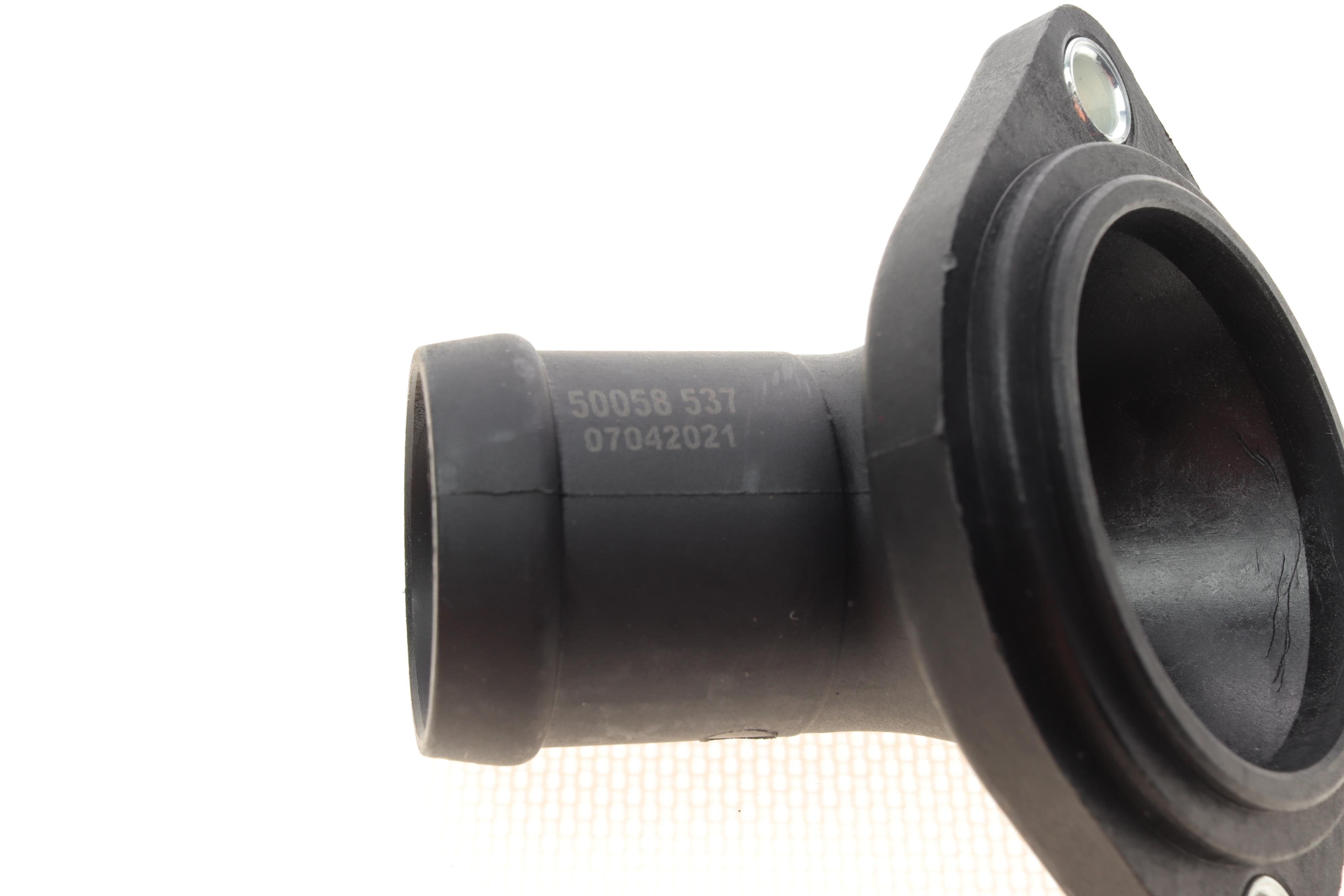 Фланець системи охолодження Audi A4/A6/VW Passat 94-05