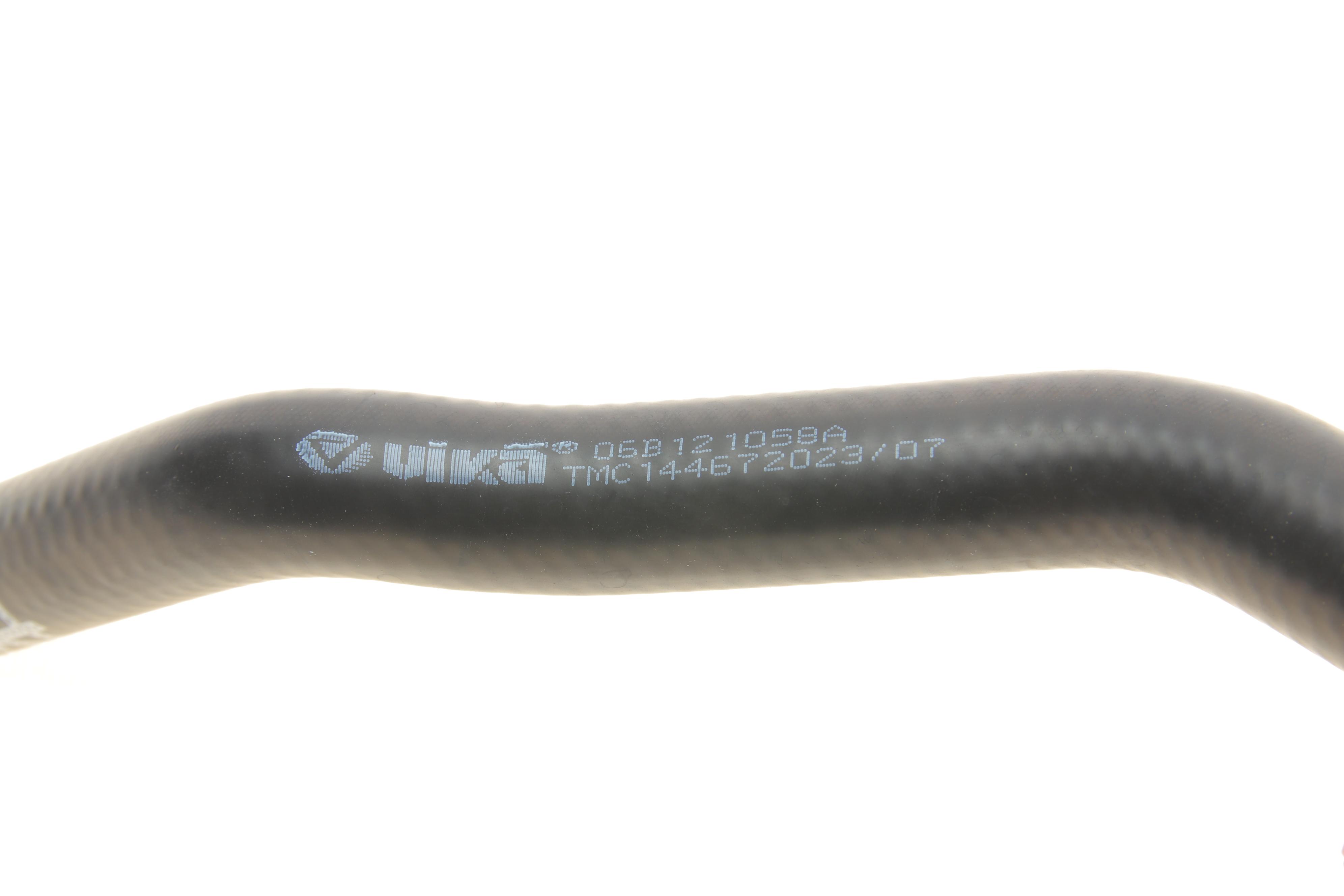 Патрубок радіатора Audi A4/A6/VW Passat 1.6 94-05