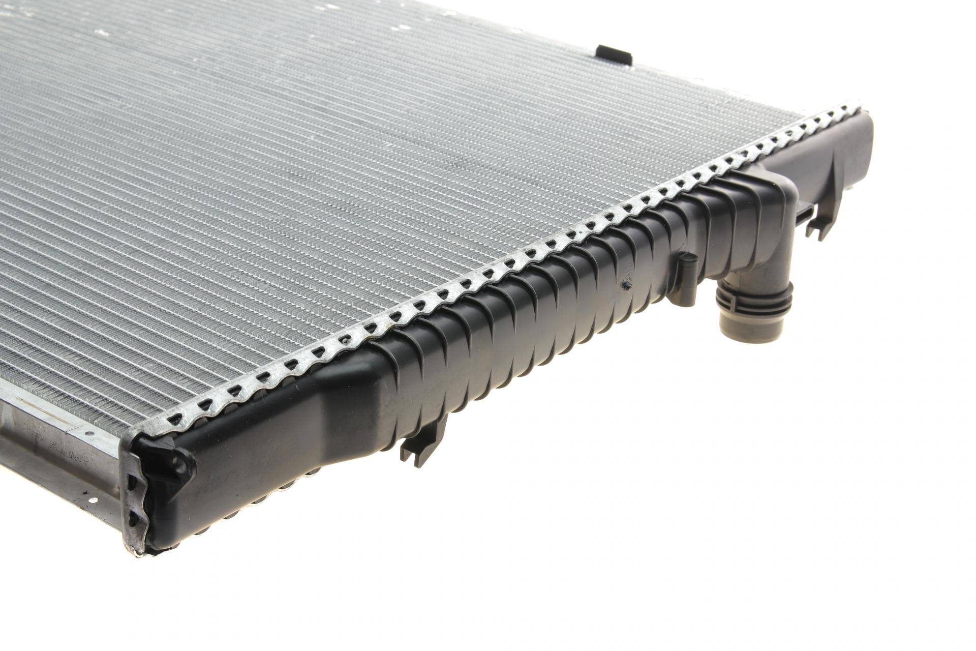 Радіатор охолодження BMW X5 (E53) 3.0d/3.0/4.4i 00-06 (M57/M54/M62)