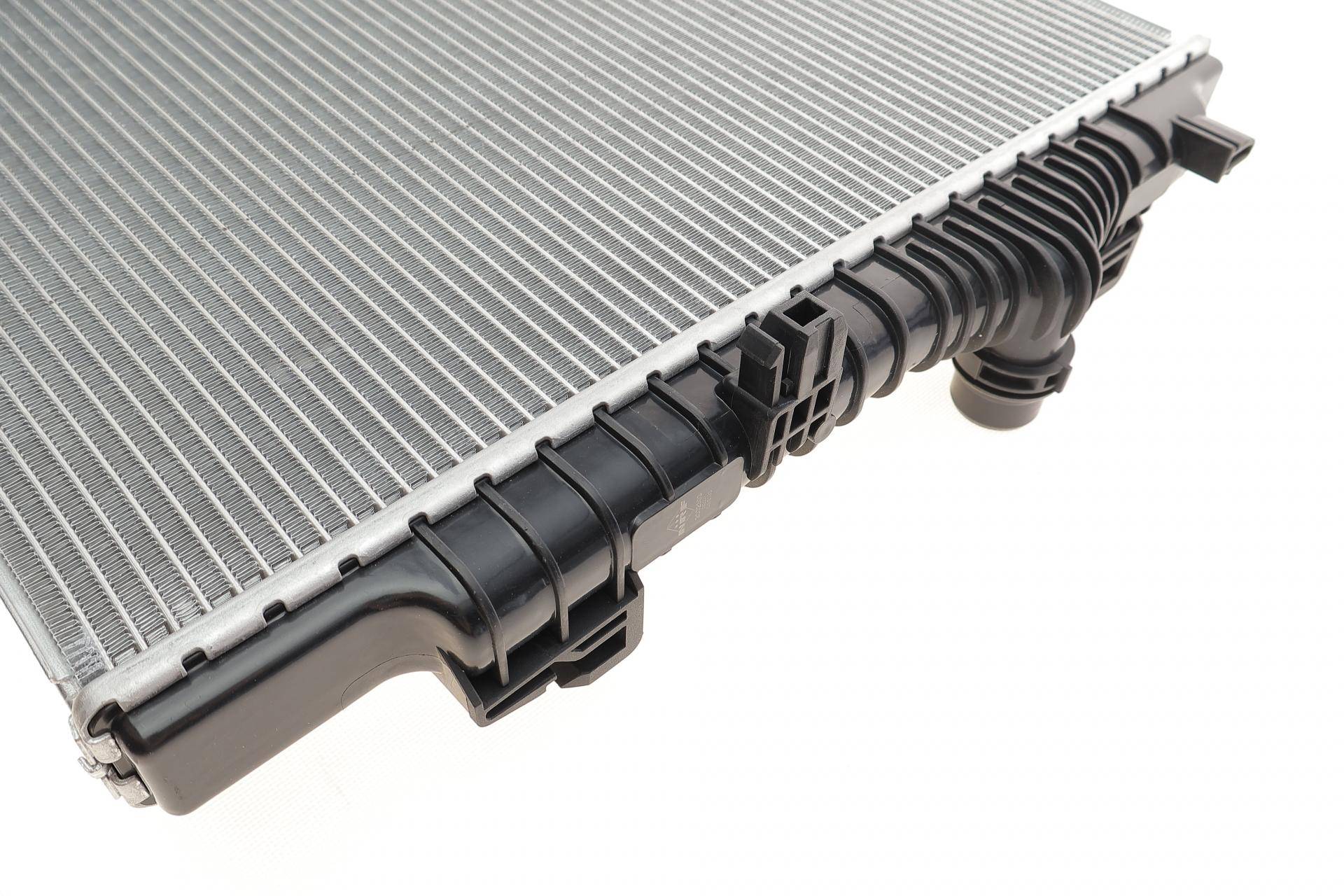 Радіатор охолодження Audi A3/Q3/Seat Leon/Skoda Kodiaq/Octavia/VW Golf/Passat 2.0TDI 12-