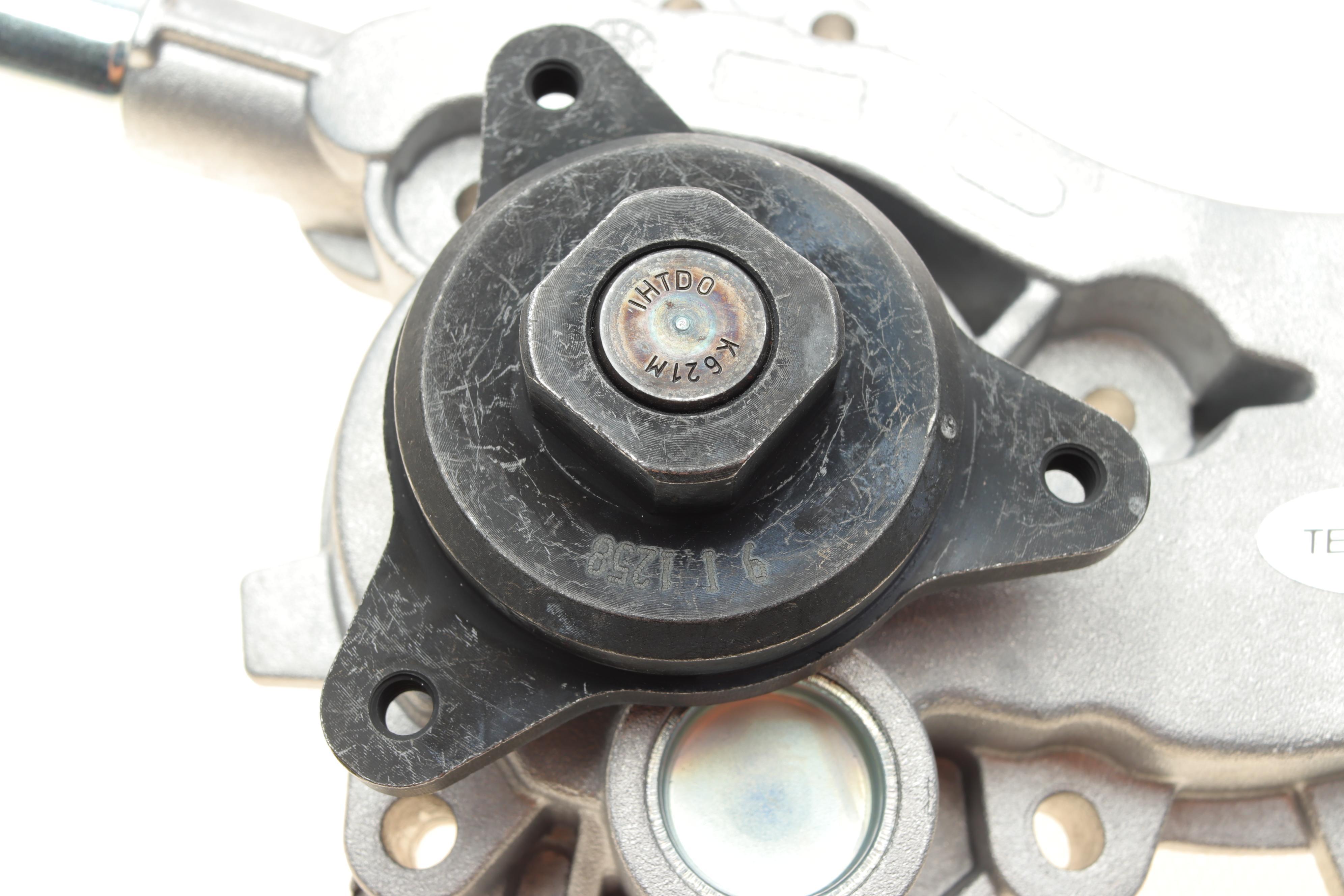 Помпа води Chevrolet Volt/Opel Ampera 1.4 11- (B/B) (6 лоп.)