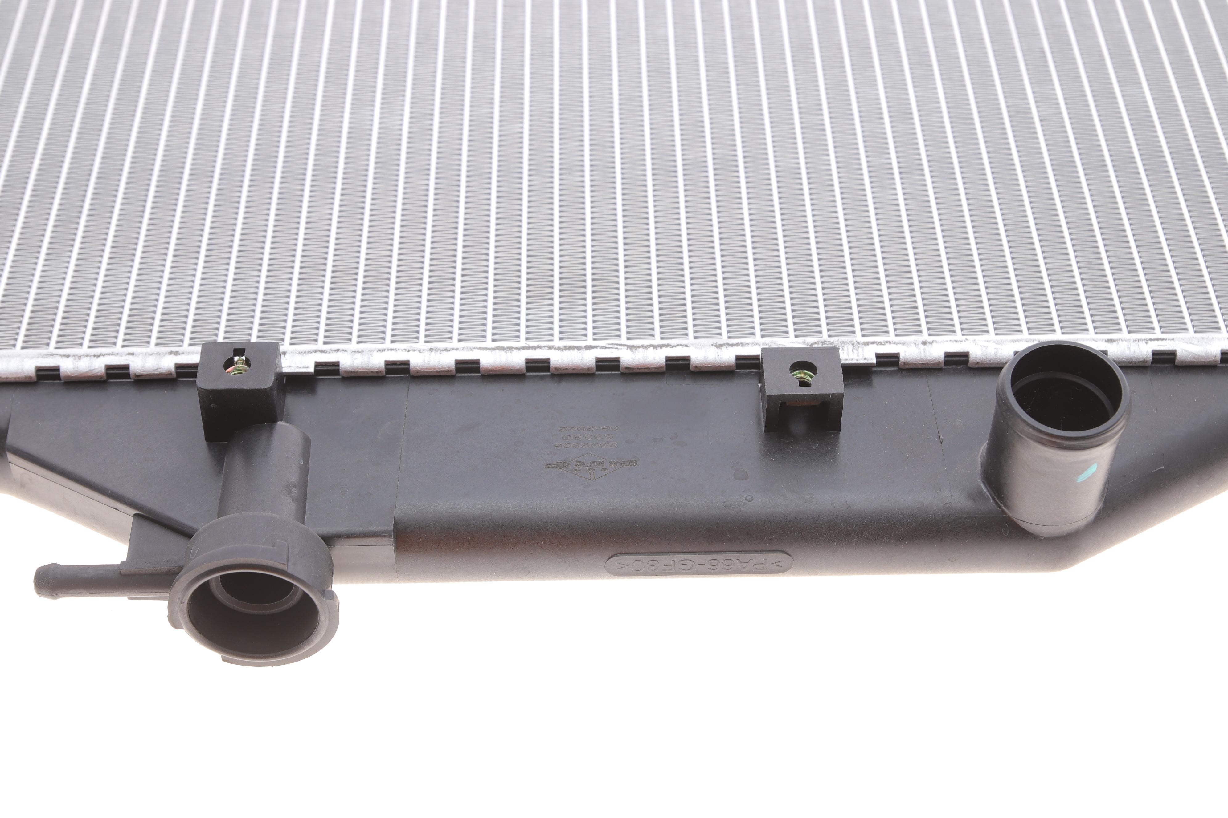 Радіатор охолодження Toyota Avensis 1.6 VVT-i 00-03