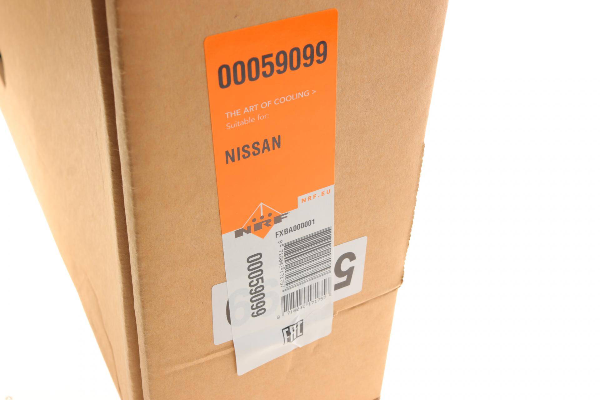 Радіатор охолодження Nissan Almera 1.6 16V 06-