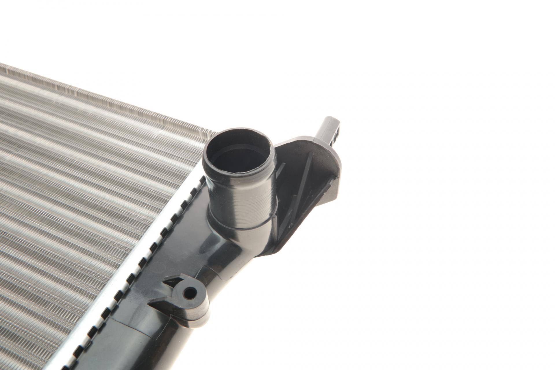 Радіатор охолодження Renault Trafic 2.5dCi 02- (-AC)