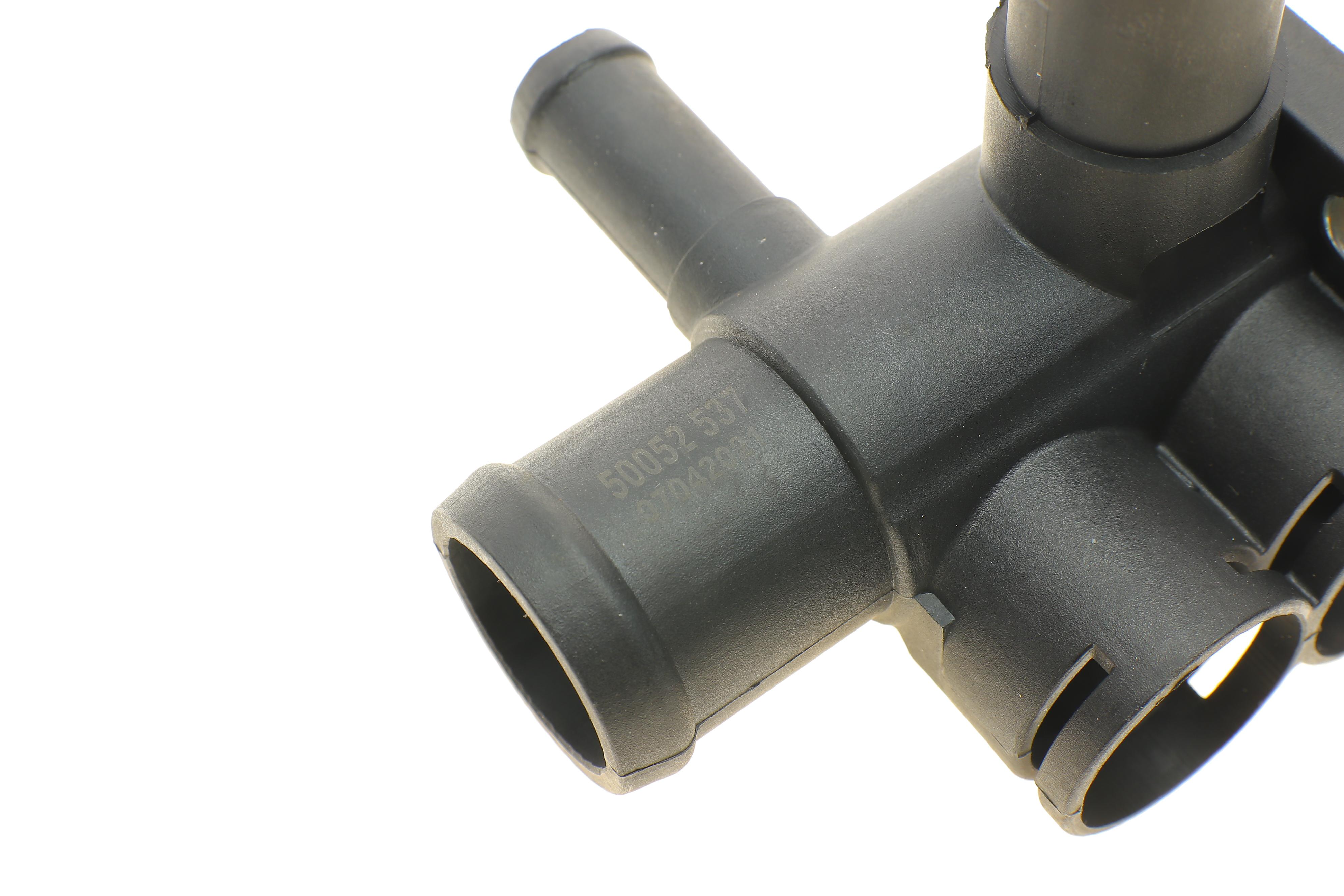 Фланець системи охолодження VW T4 2.0/Golf/Passat/Jetta 1.8 82-03