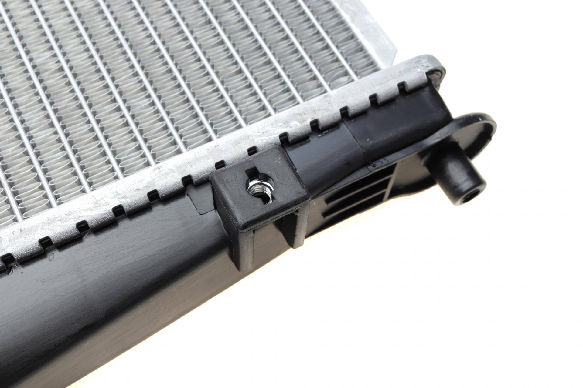 Радіатор охолодження Hyundai Santa Fe 2.2CRDi/2.7 06-12