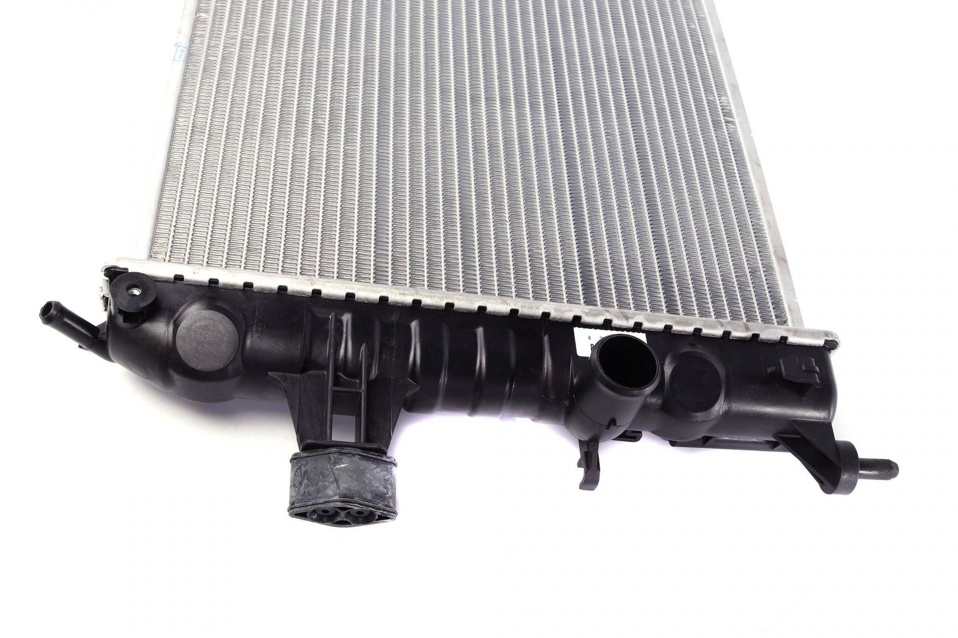 Радіатор охолодження Opel Astra 1.6 00-09