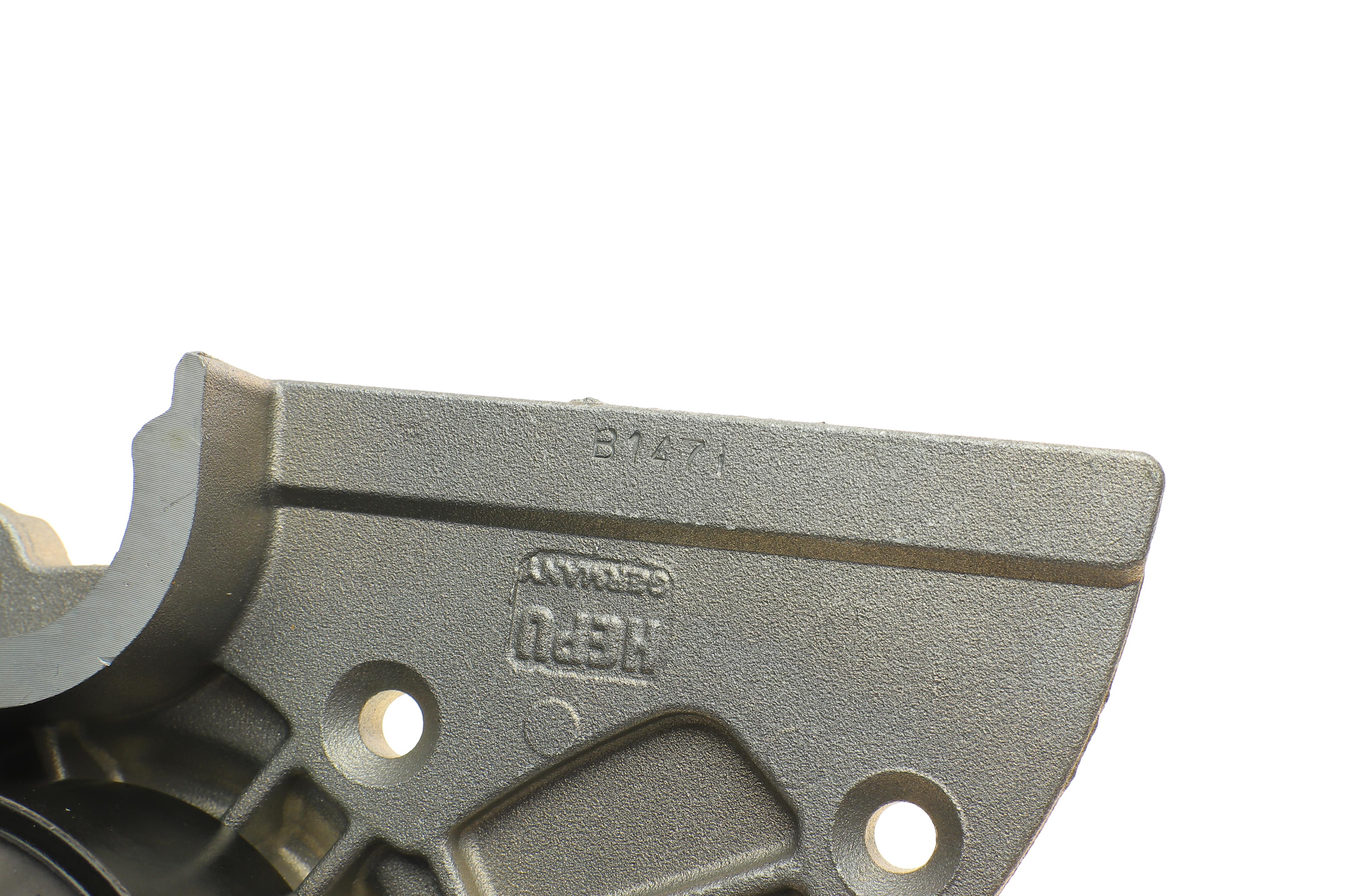 Помпа води Audi A6/A8 94-99