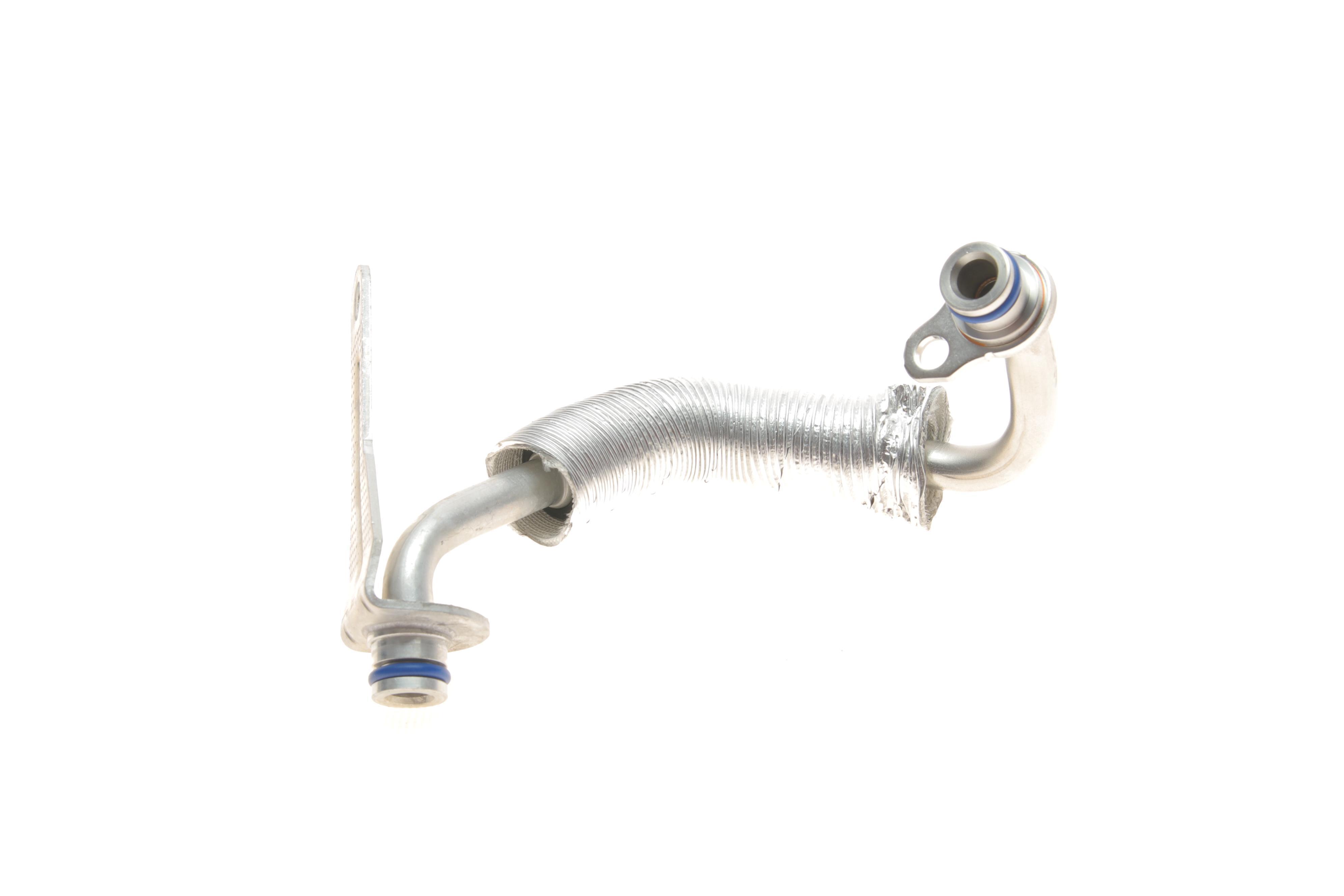 Патрубок системи охолодження BMW 3 (F30/F80)/5 (F10) 11-18