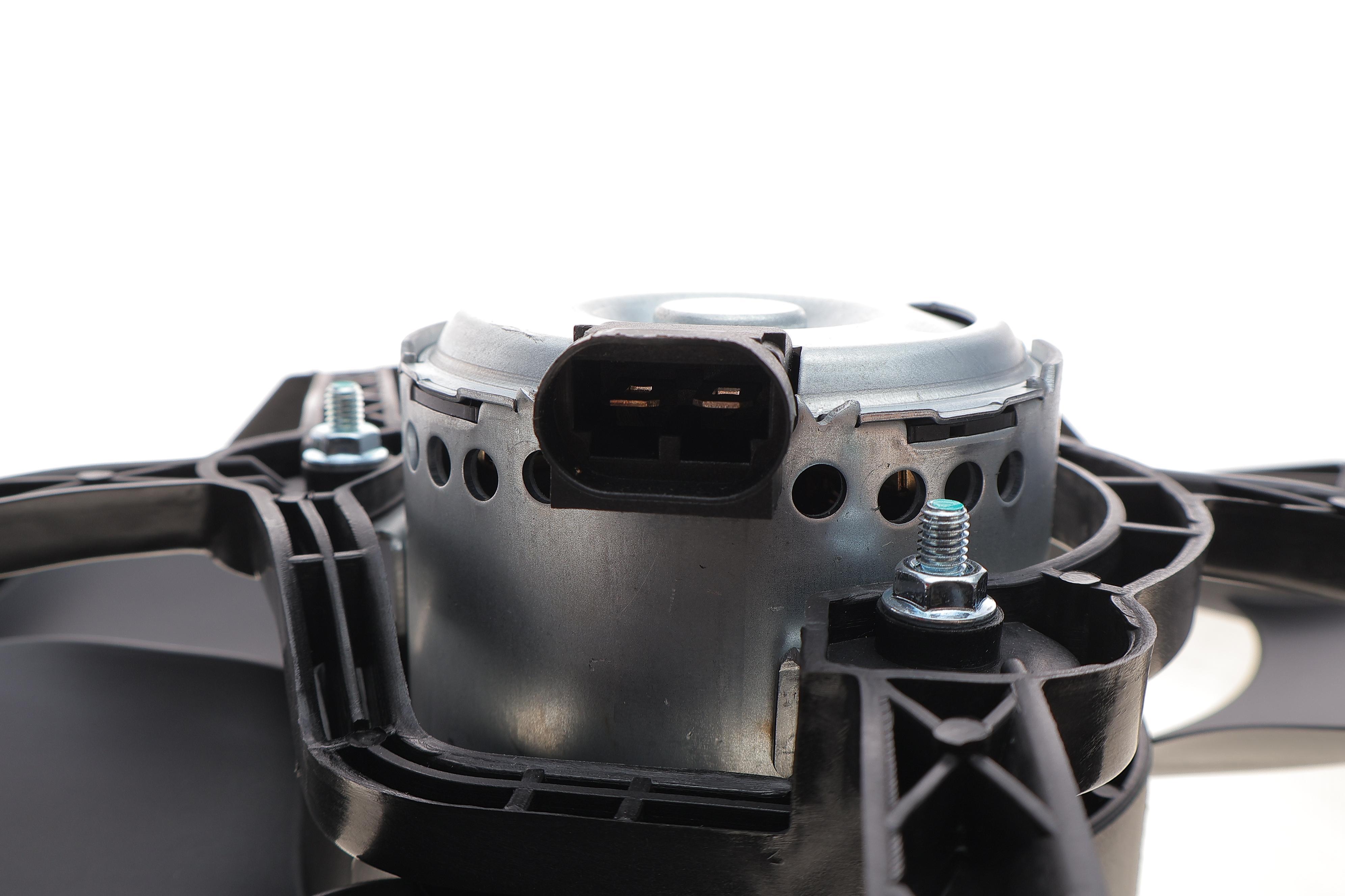 Вентилятор радіатора (електричний) Opel Vivaro/Renault Trafic 01-