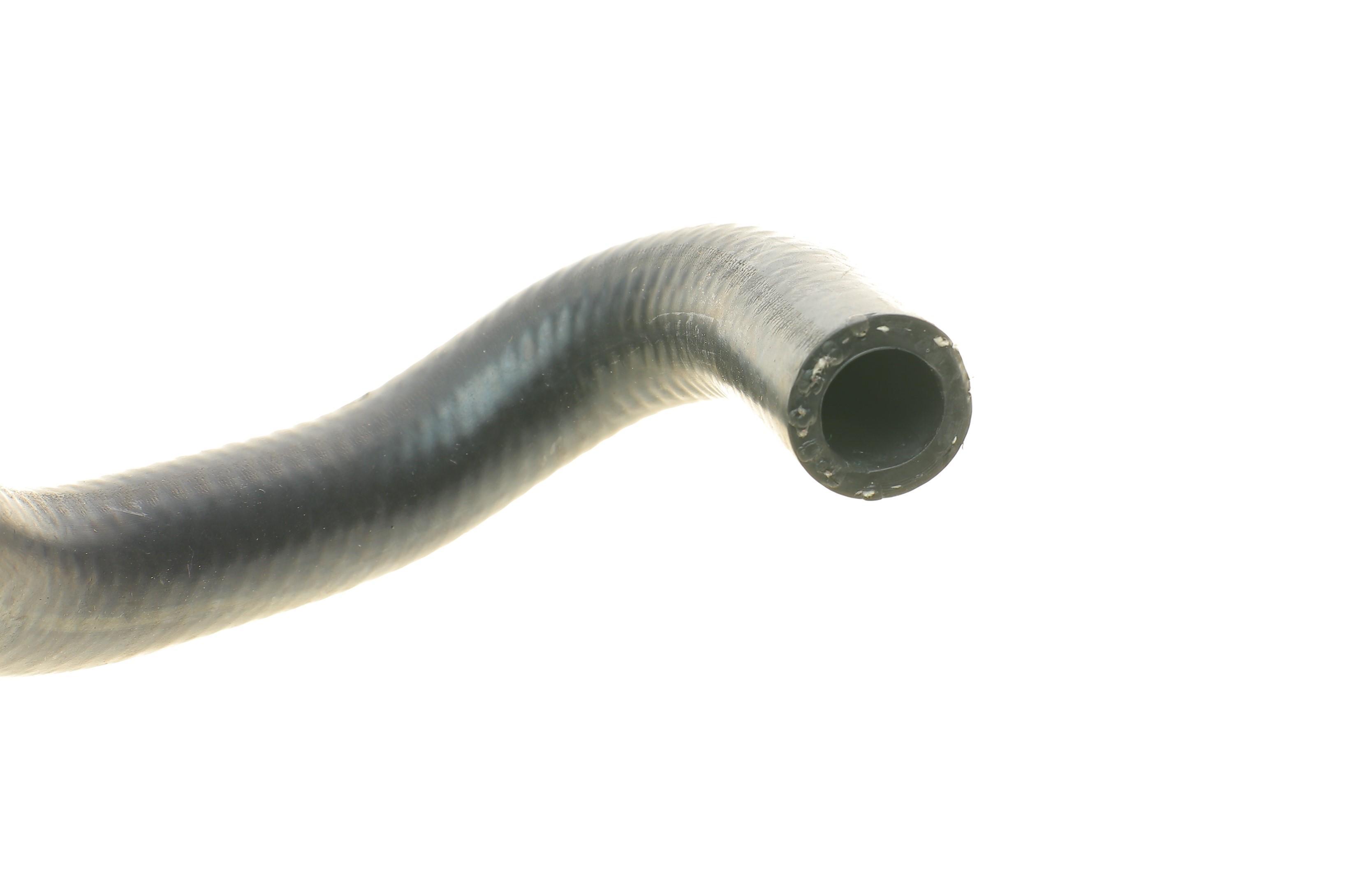 Патрубок системи охолодження VW T5 2.5 TDI 03-09 (теплообмінника)