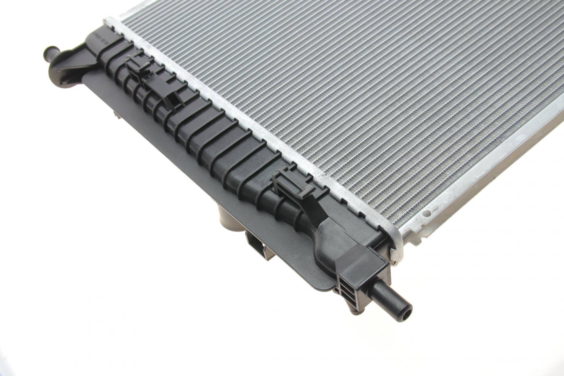 Радіатор охолодження Mazda 3 1.6/2.3 08-14