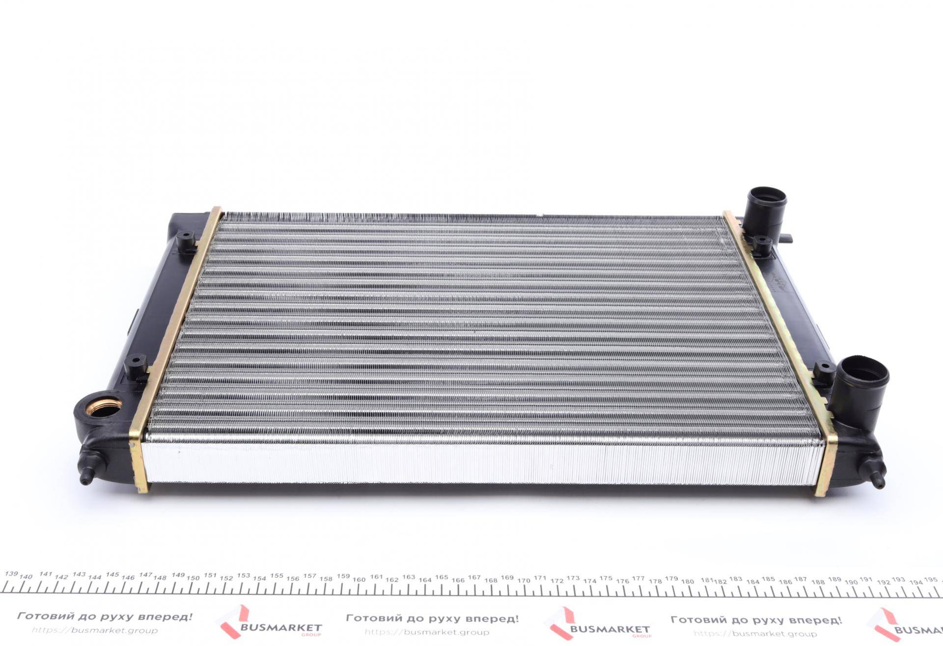 Радіатор охолодження VW Passat 1.6 88-91 (317,4x430x20)